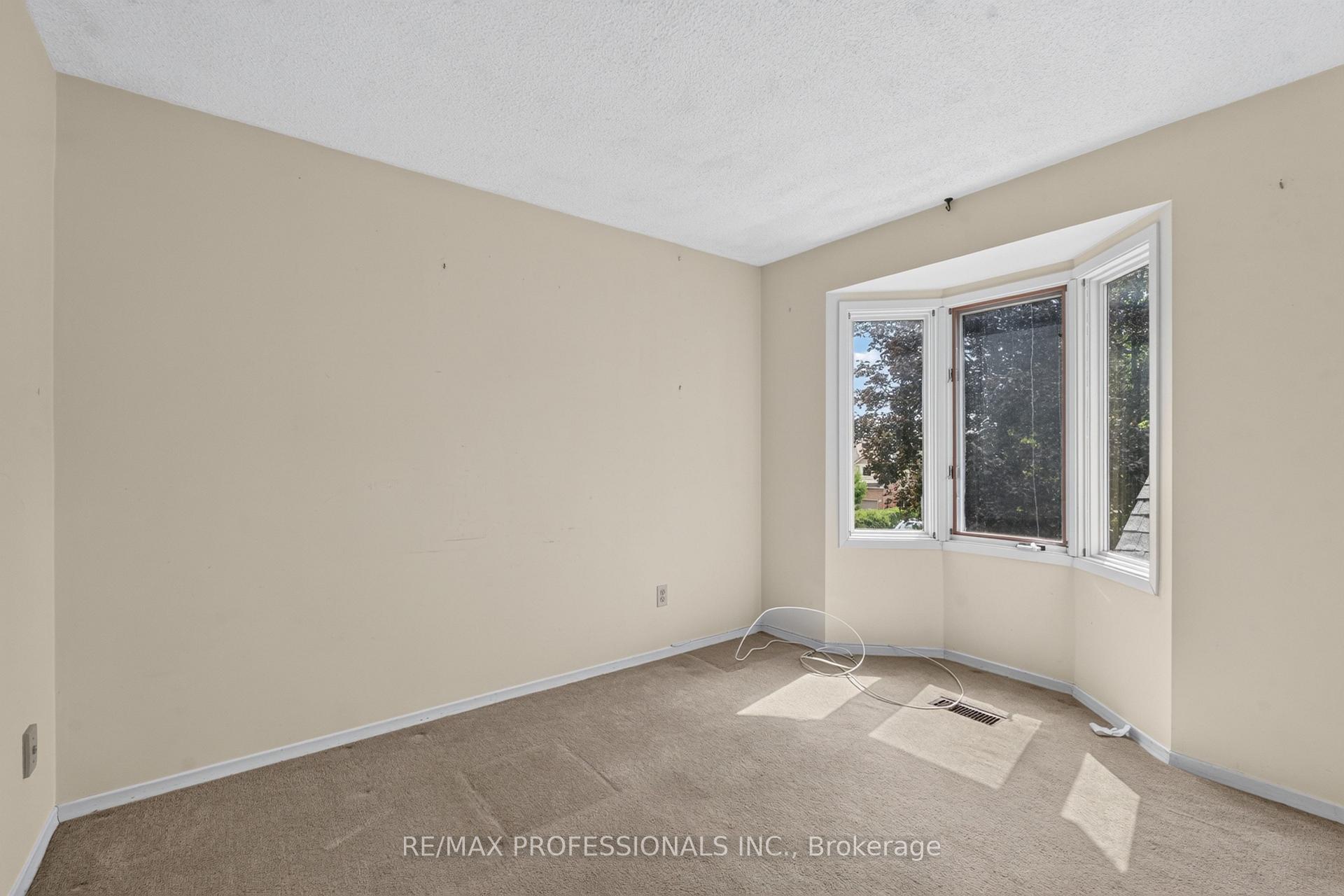 Photo 31 of 1001 Redbird Crescent, Pickering, Liverpool — HOMEH