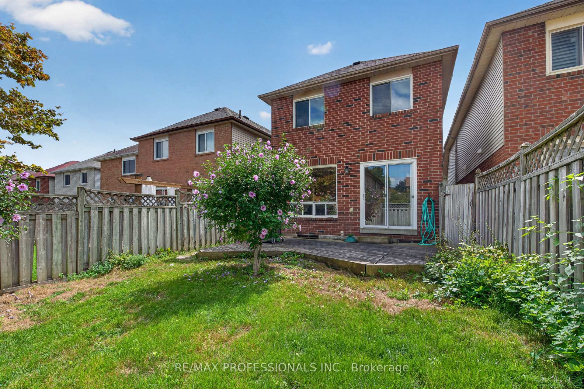 Photo 37 of 1001 Redbird Crescent, Pickering, Liverpool — HOMEH