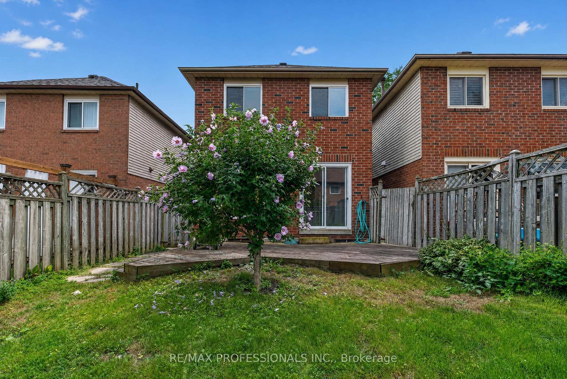 Photo 38 of 1001 Redbird Crescent, Pickering, Liverpool — HOMEH