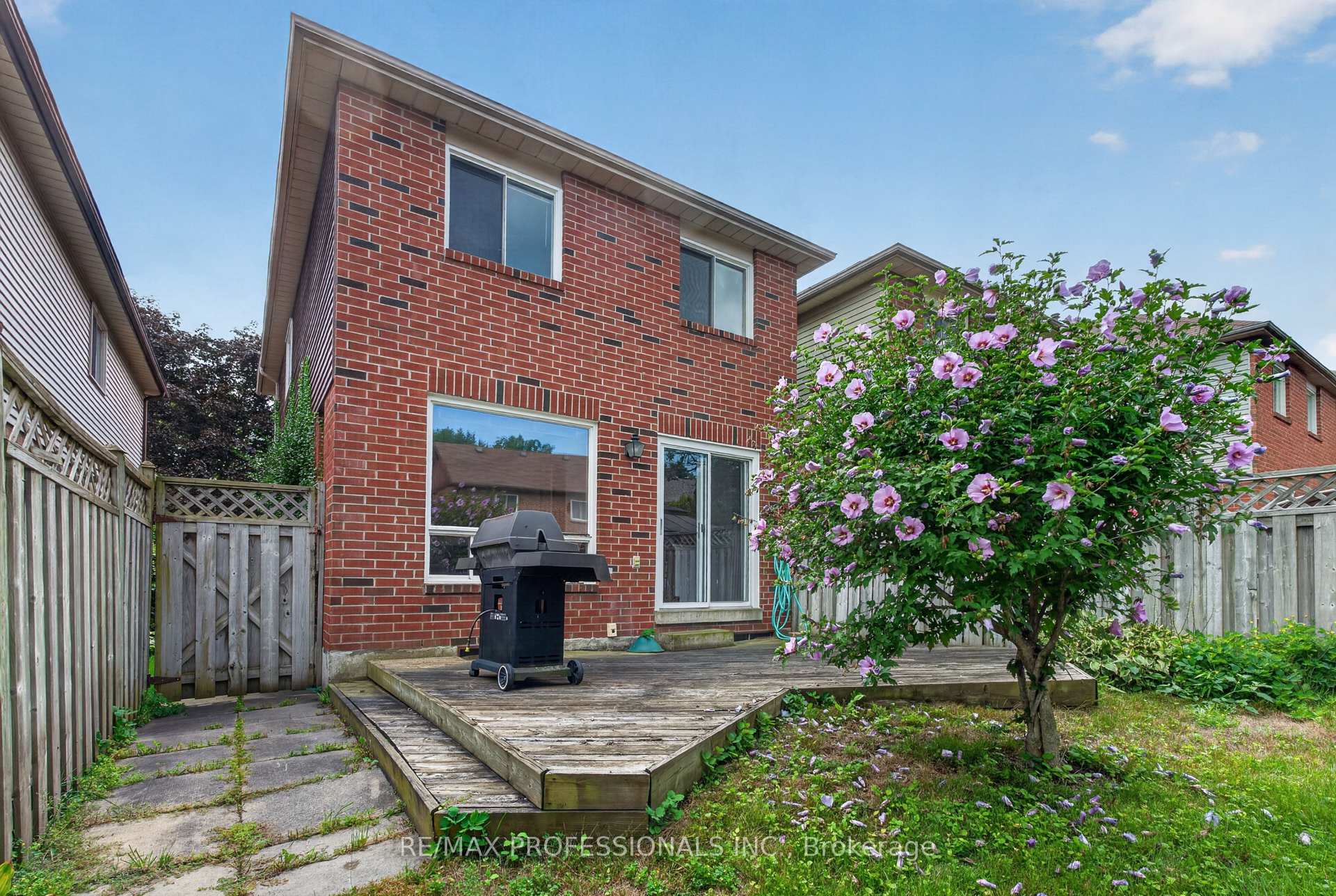 Photo 39 of 1001 Redbird Crescent, Pickering, Liverpool — HOMEH