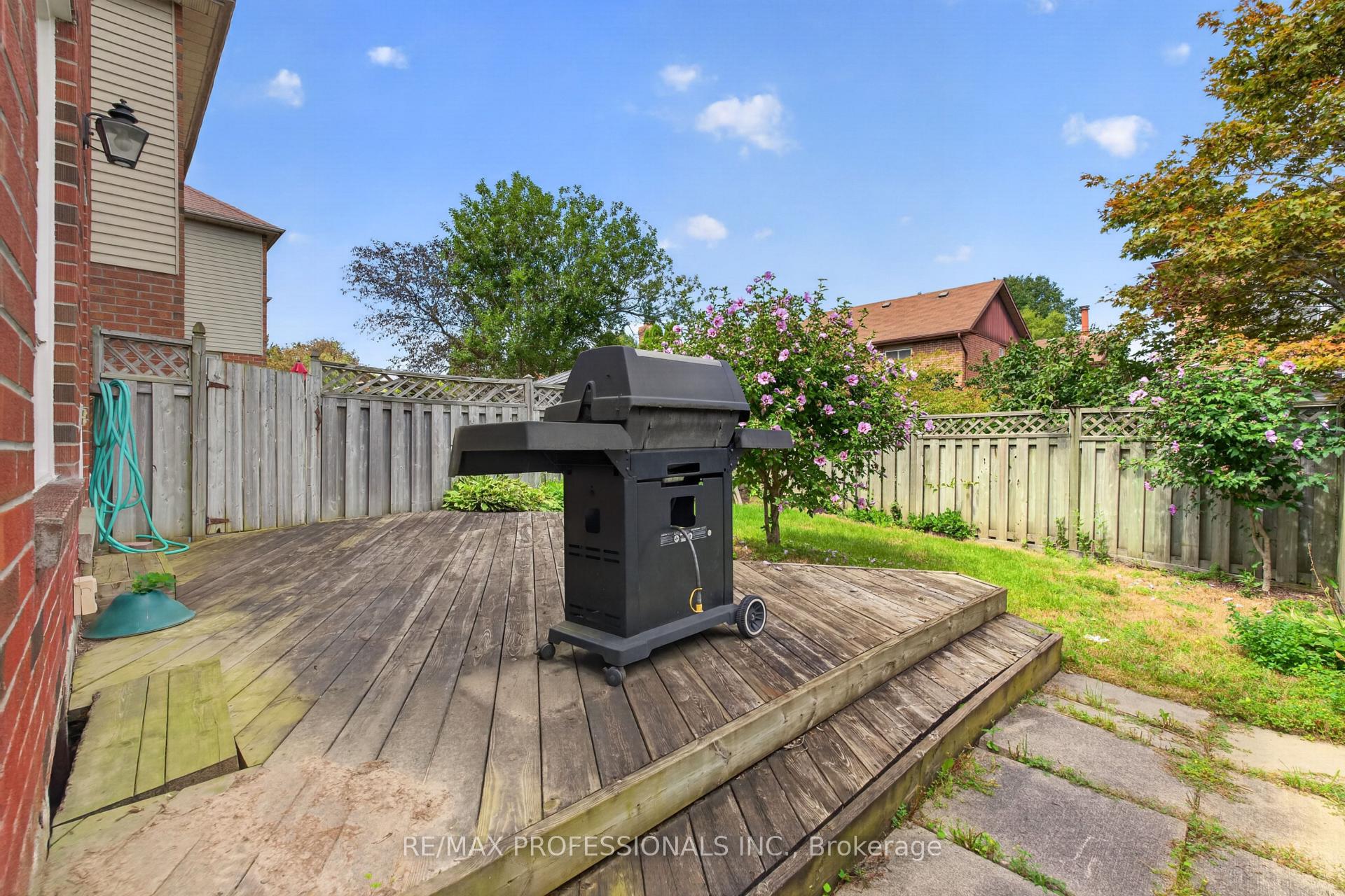 Photo 40 of 1001 Redbird Crescent, Pickering, Liverpool — HOMEH
