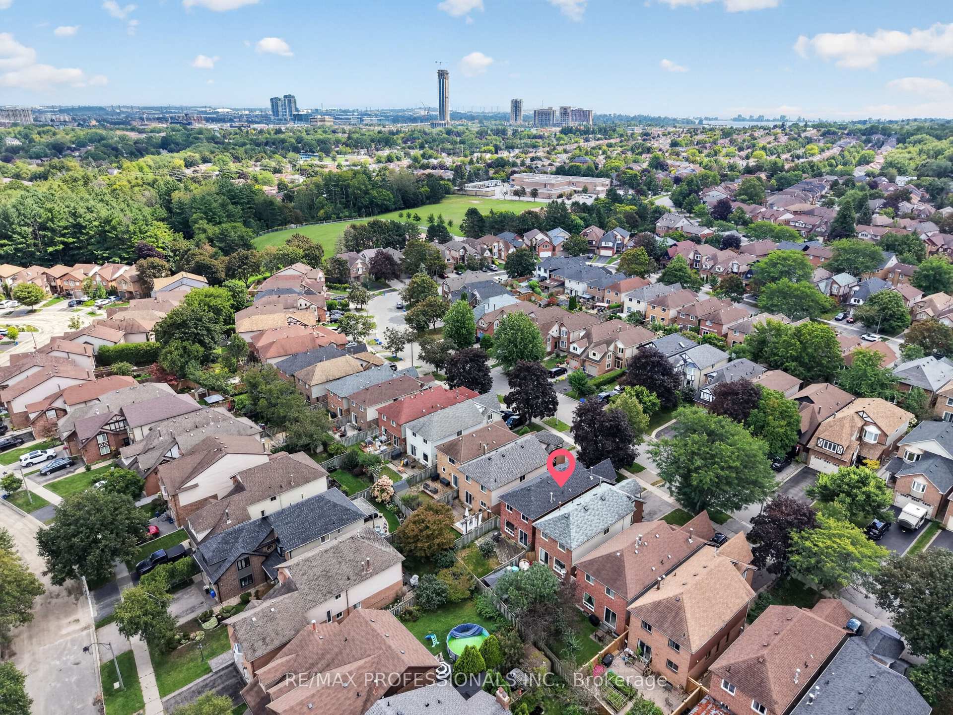 Photo 46 of 1001 Redbird Crescent, Pickering, Liverpool — HOMEH