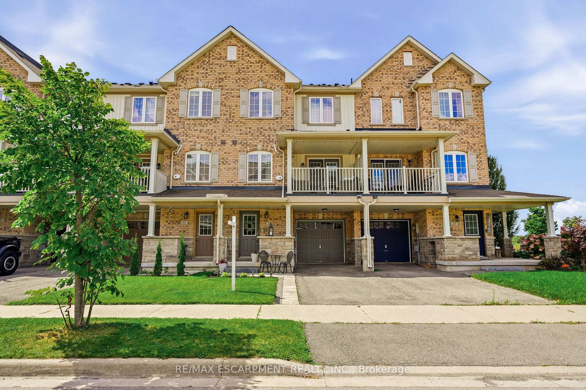 Photo 1 of 25 Hiscott Drive, Hamilton, Waterdown — HOMEH