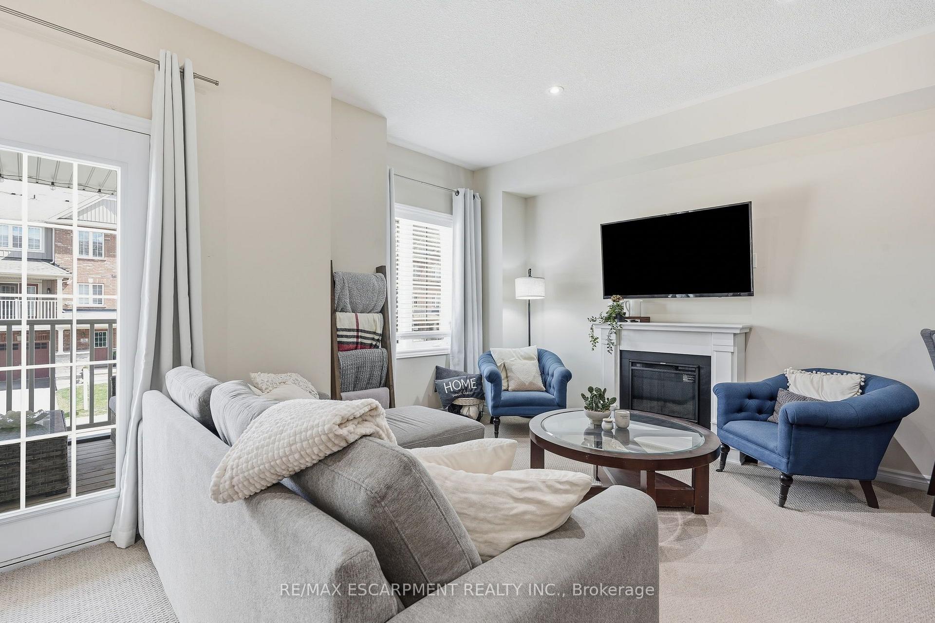 Photo 8 of 25 Hiscott Drive, Hamilton, Waterdown — HOMEH