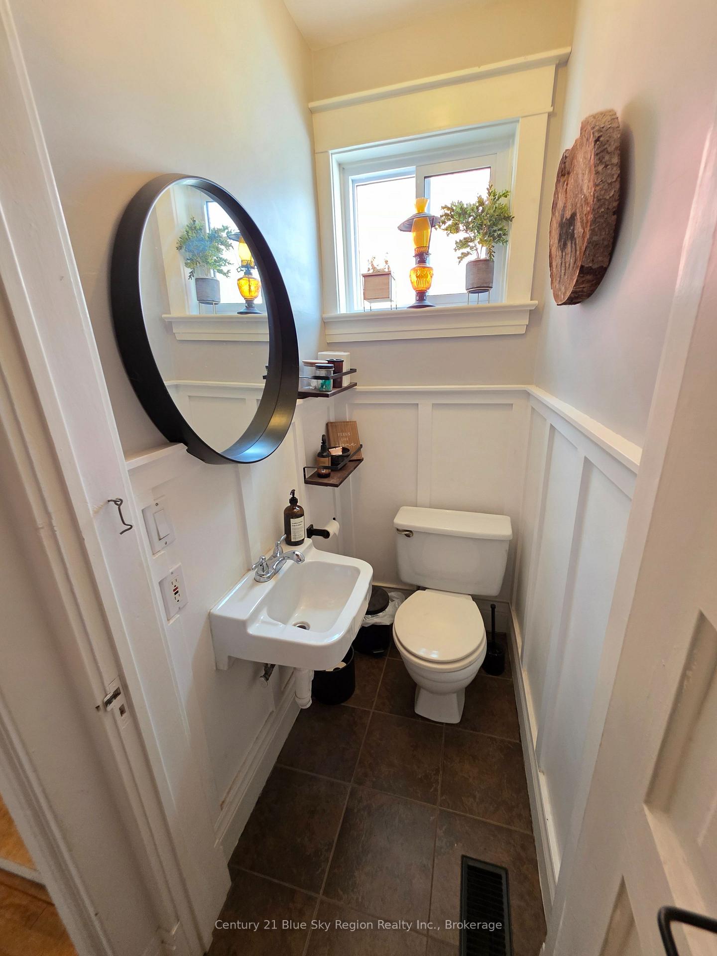 Photo 11 of 153 First Avenue W, North Bay, Central — HOMEH