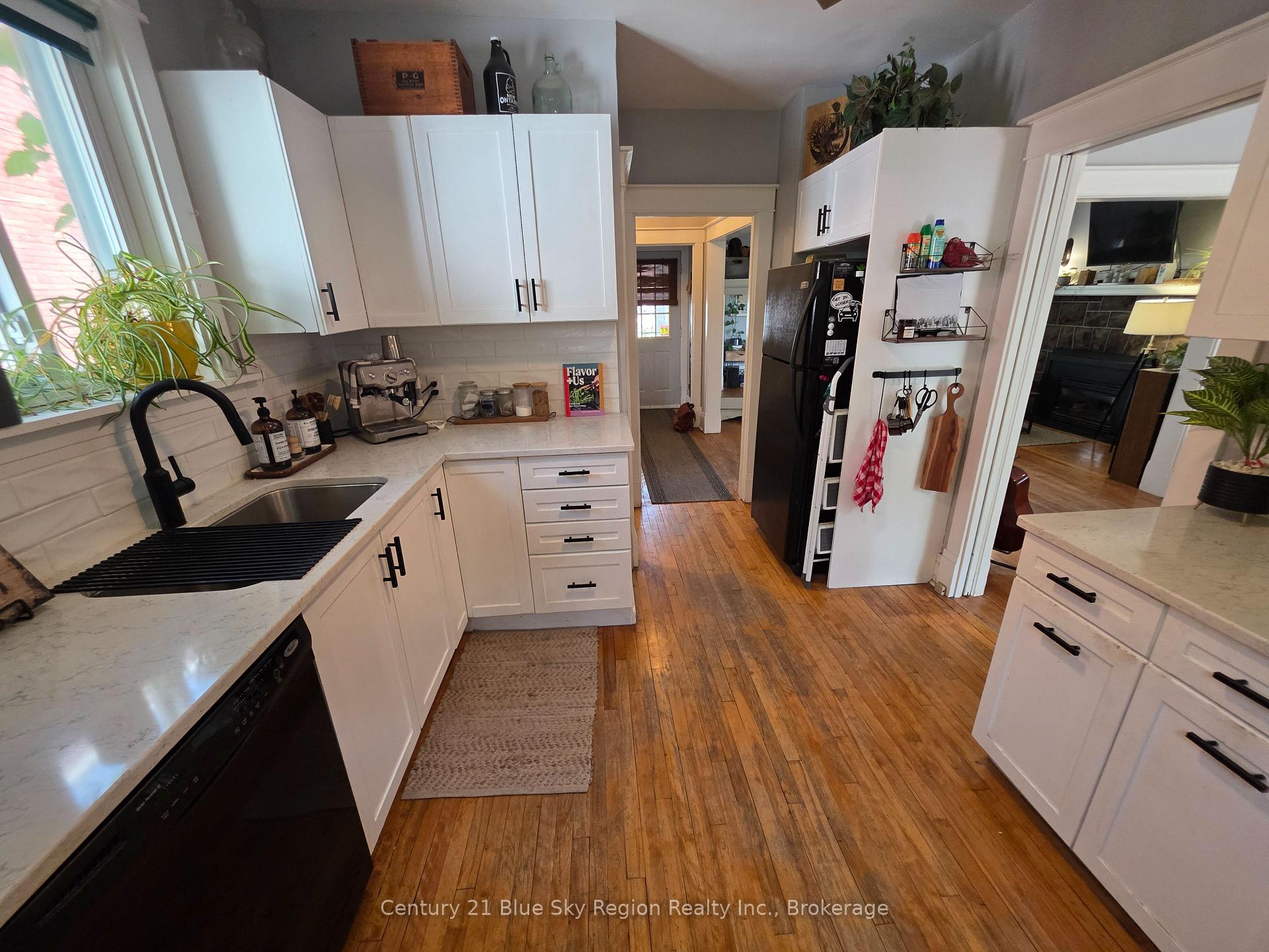 Photo 19 of 153 First Avenue W, North Bay, Central — HOMEH