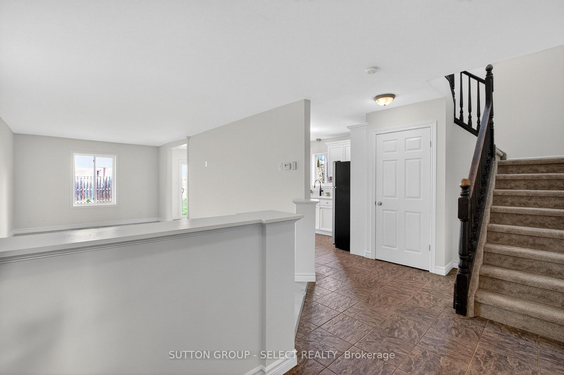 Photo 6 of 1893 Stackhouse Crescent, London, North C — HOMEH