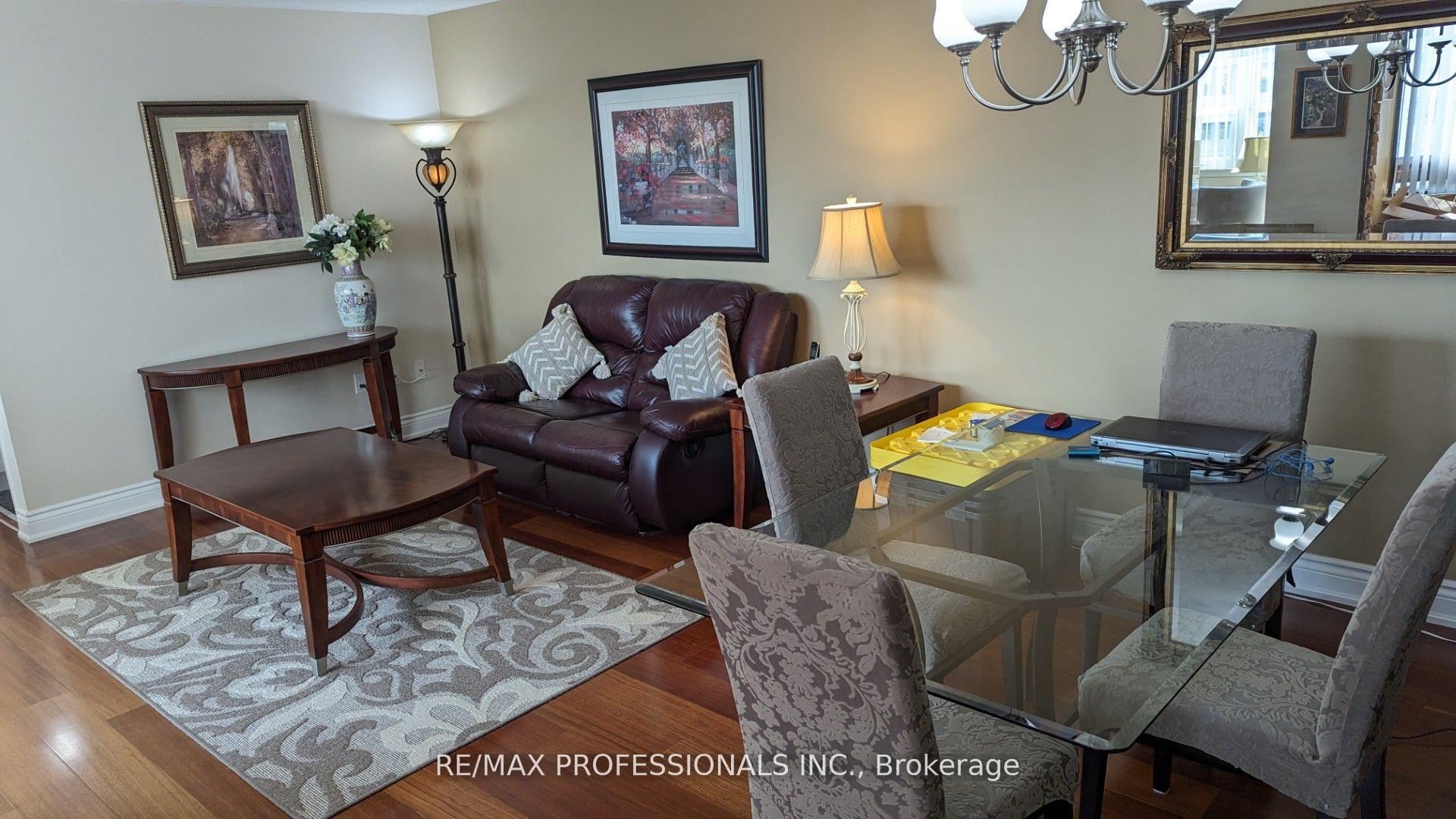 Photo 2 of Unit 802, 2323 Confederation Parkway, Mississauga, Cooksville — HOMEH