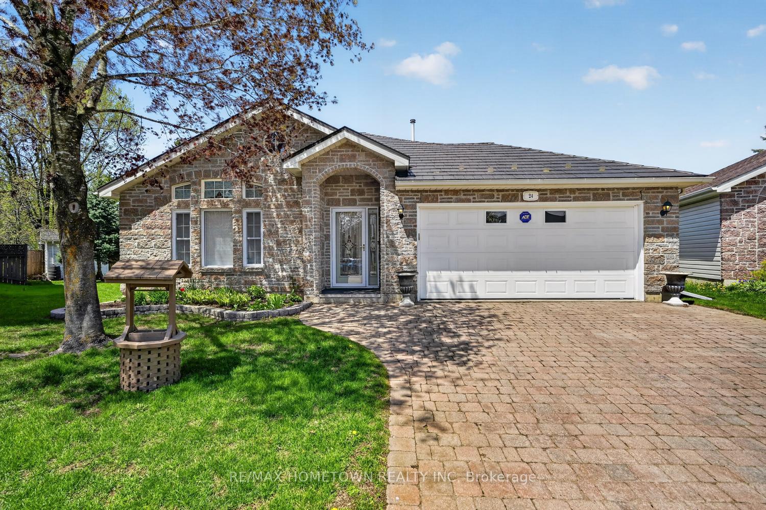 Photo 2 of 24 Regency Place, Brockville, Brockville — HOMEH