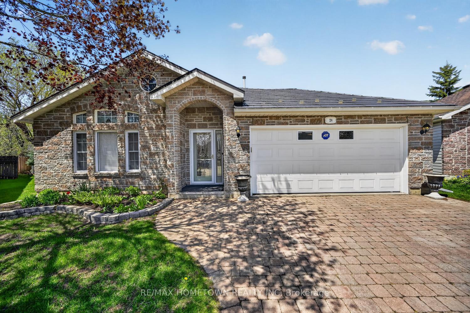Photo 3 of 24 Regency Place, Brockville, Brockville — HOMEH