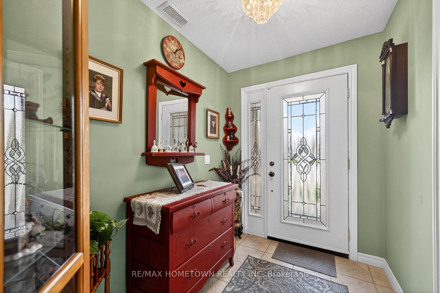 Photo 6 of 24 Regency Place, Brockville, Brockville — HOMEH