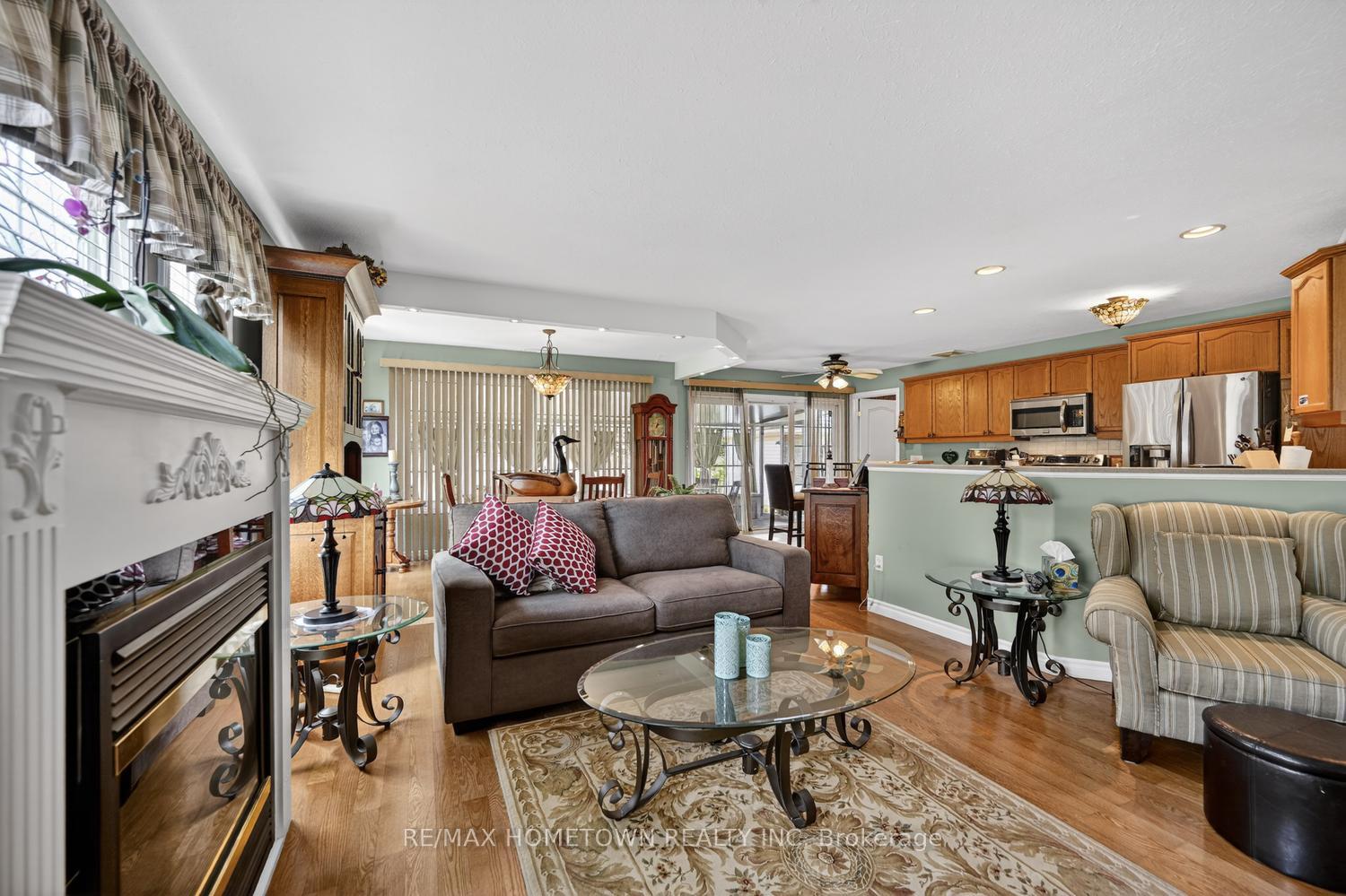 Photo 11 of 24 Regency Place, Brockville, Brockville — HOMEH