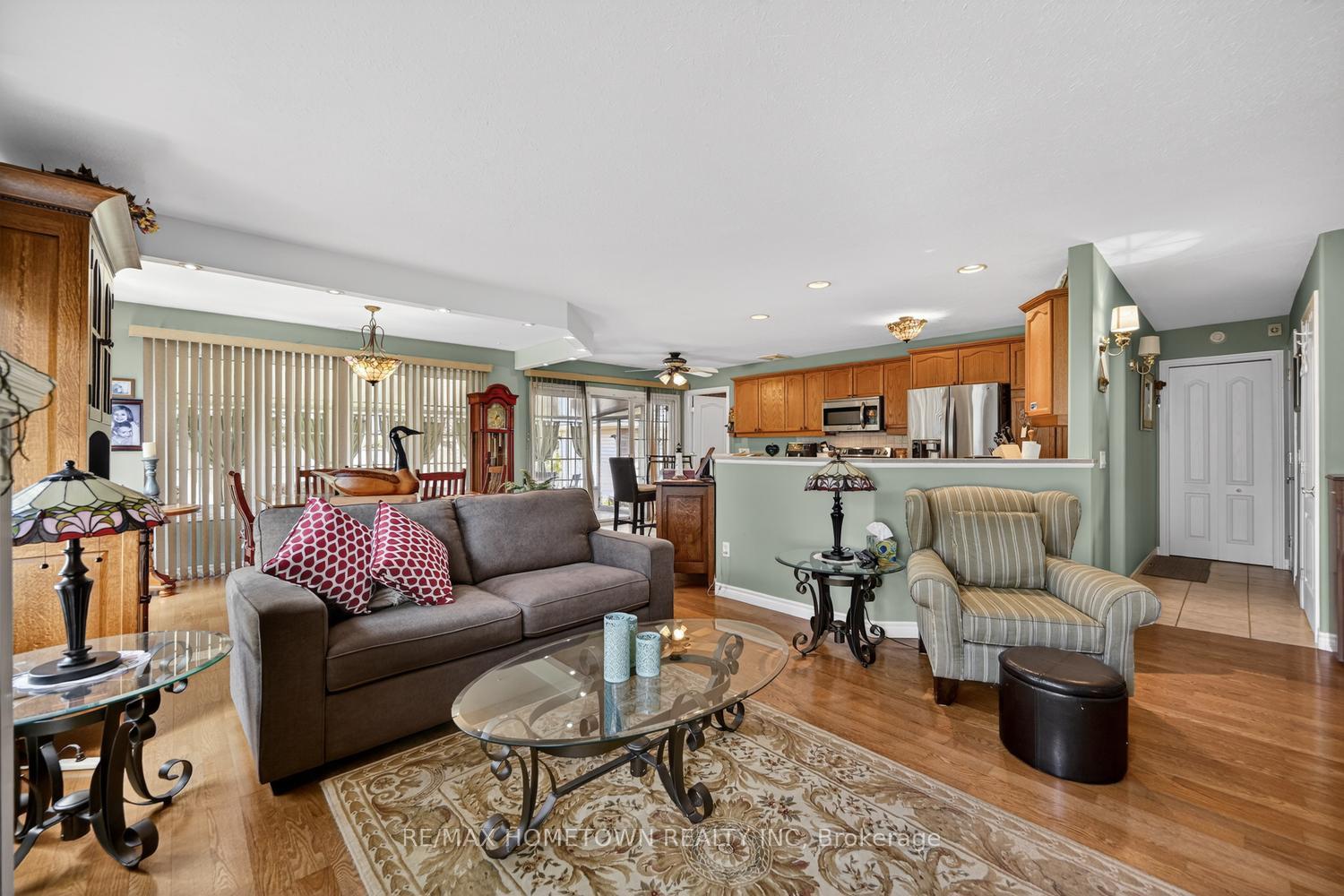 Photo 12 of 24 Regency Place, Brockville, Brockville — HOMEH