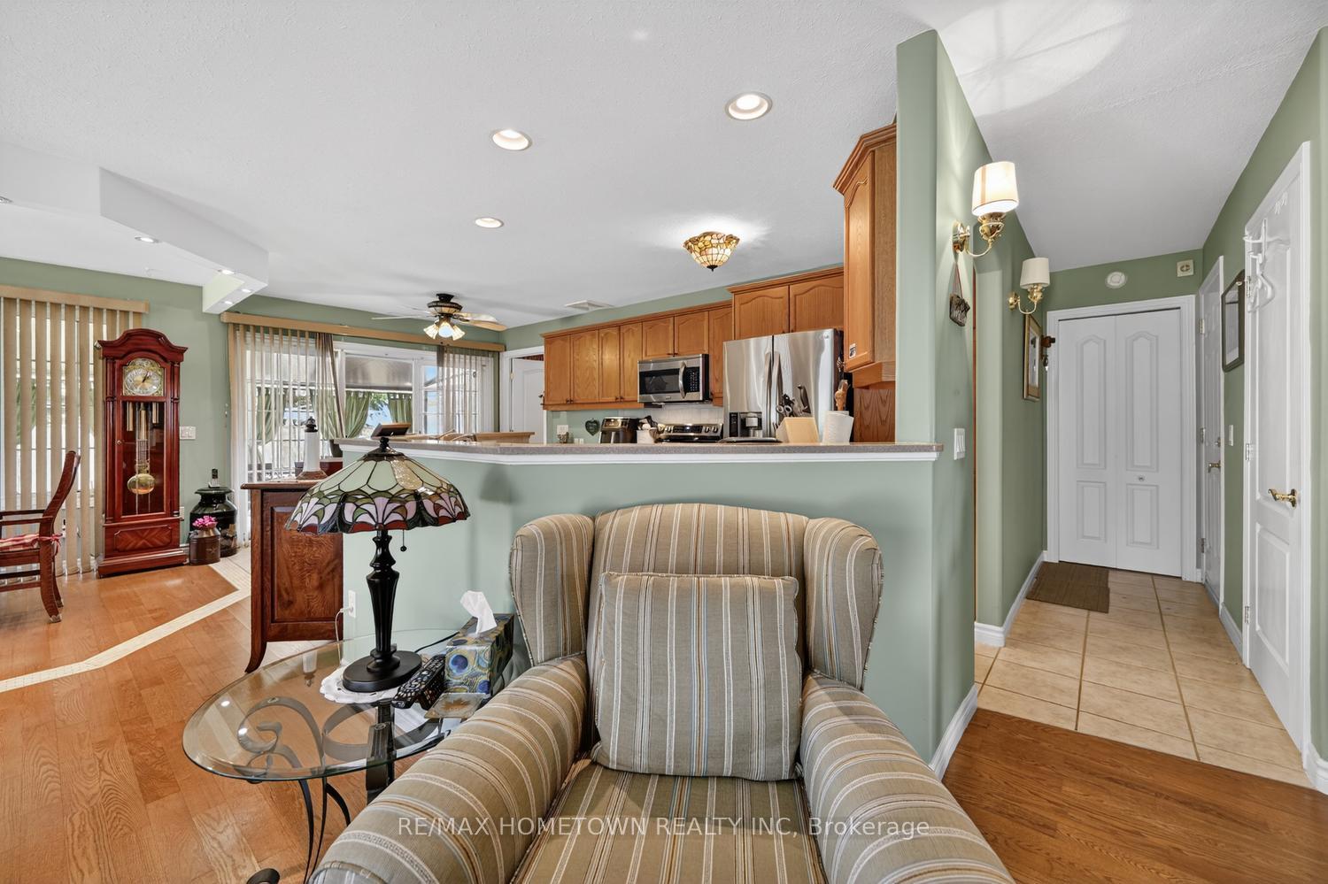 Photo 13 of 24 Regency Place, Brockville, Brockville — HOMEH