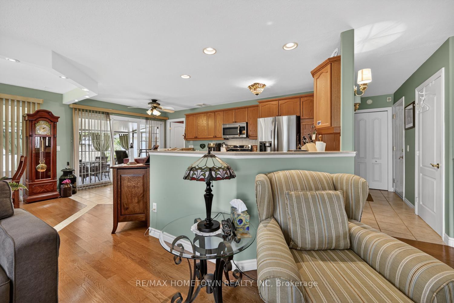Photo 14 of 24 Regency Place, Brockville, Brockville — HOMEH