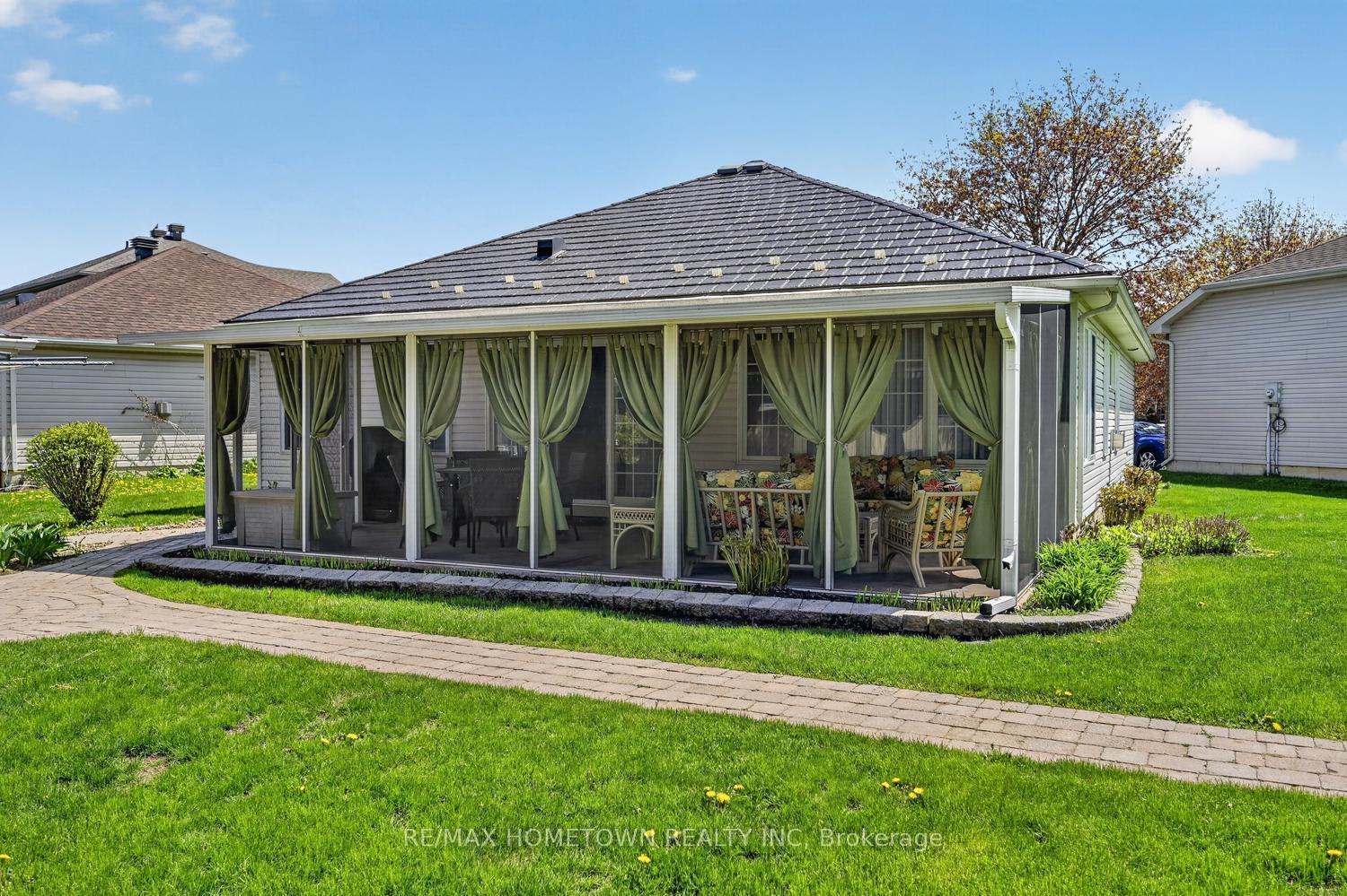 Photo 34 of 24 Regency Place, Brockville, Brockville — HOMEH