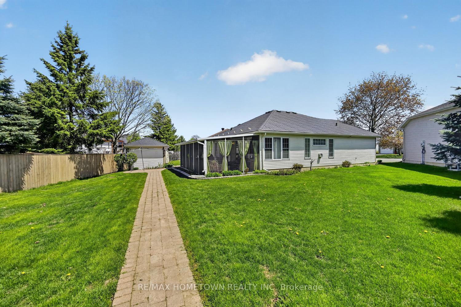 Photo 36 of 24 Regency Place, Brockville, Brockville — HOMEH