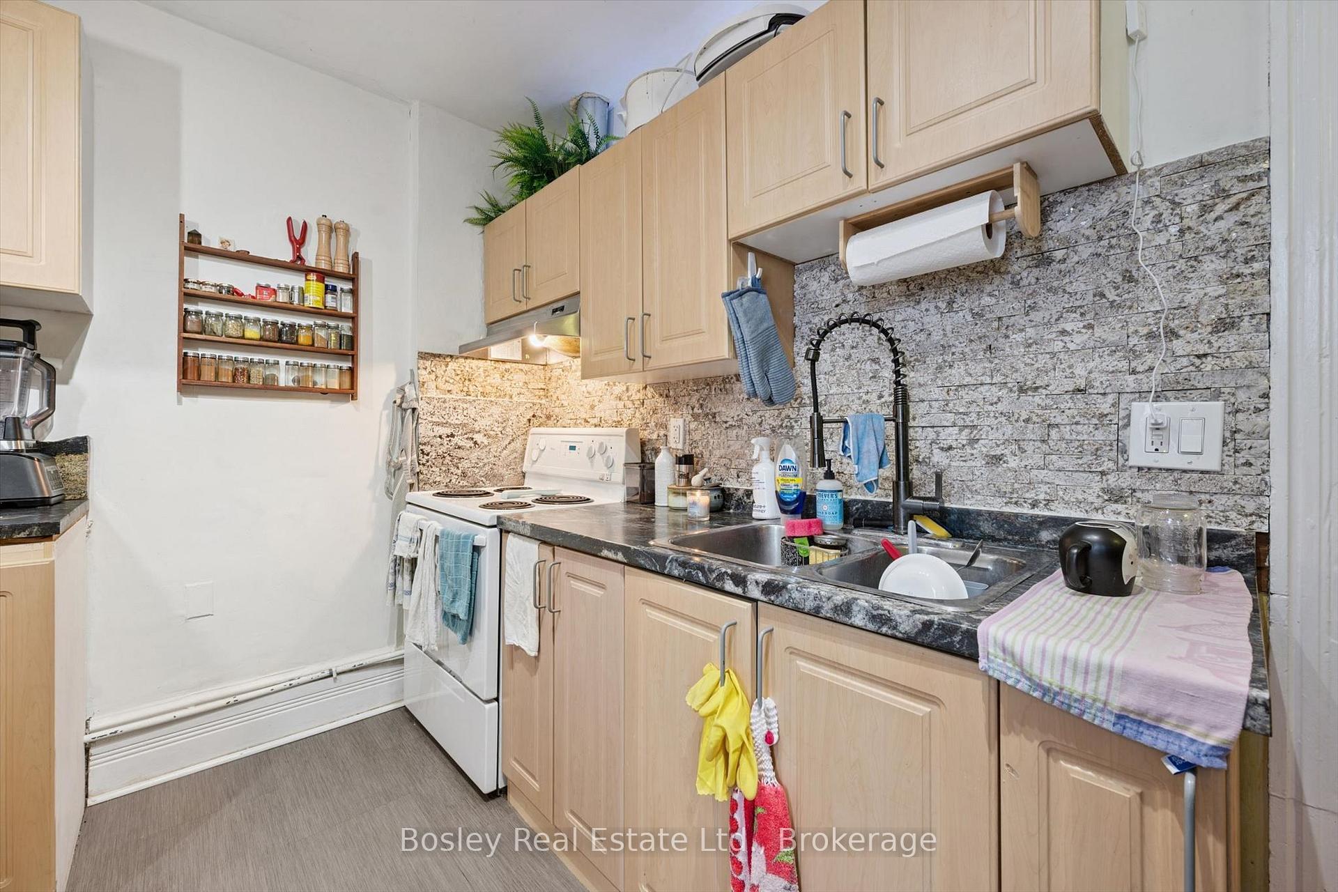 Photo 29 of 10 Ontario Street, Guelph, St. Patrick's Ward — HOMEH