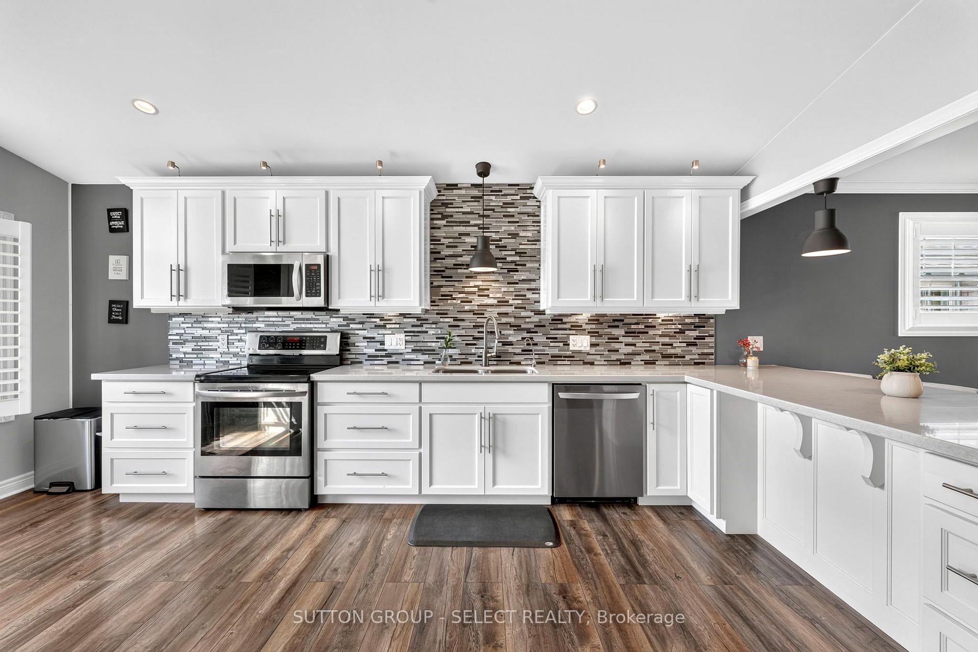 Photo 7 of 54 Balvina Drive W, Goderich, Goderich (Town) — HOMEH