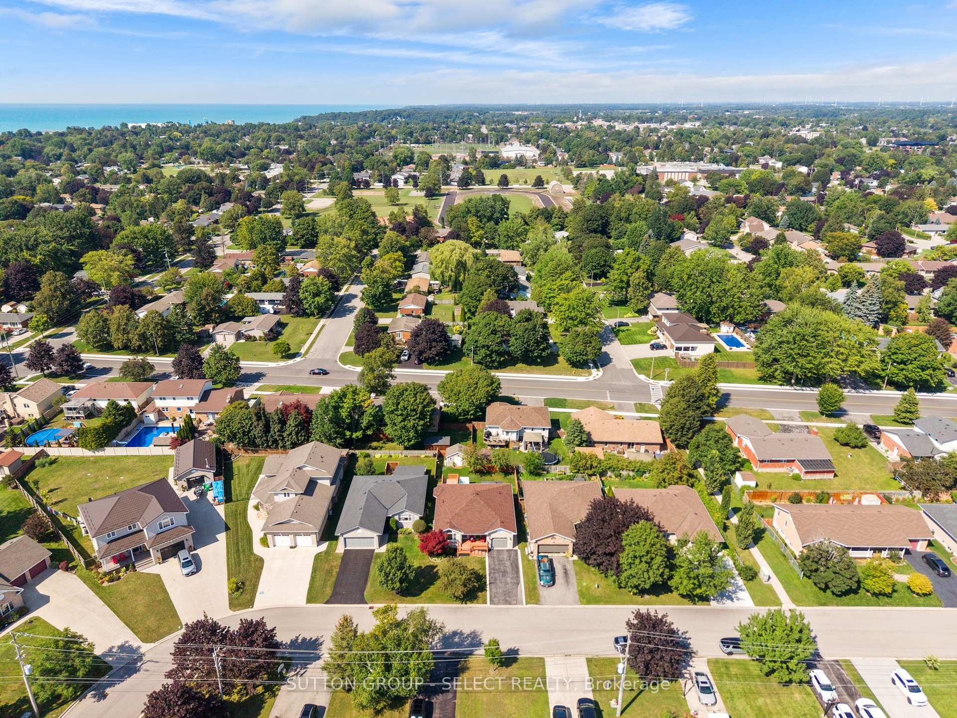 Photo 61 of 54 Balvina Drive W, Goderich, Goderich (Town) — HOMEH