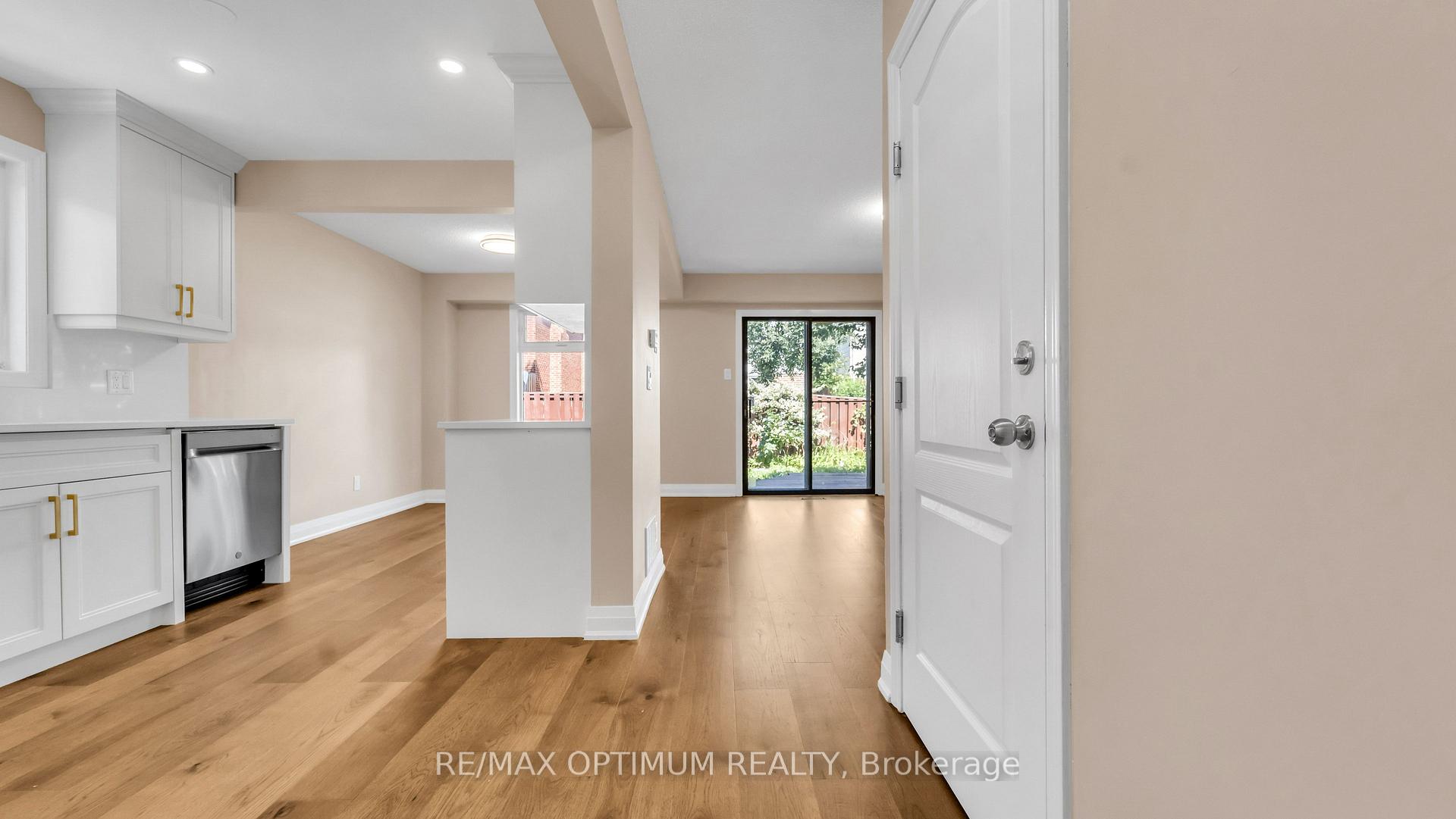 Photo 4 of 4 Lawnview Court, Brampton, Heart Lake West — HOMEH
