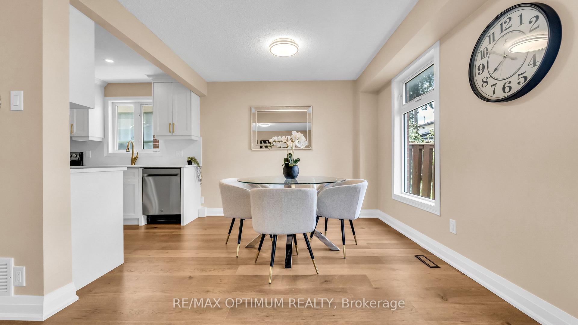 Photo 7 of 4 Lawnview Court, Brampton, Heart Lake West — HOMEH