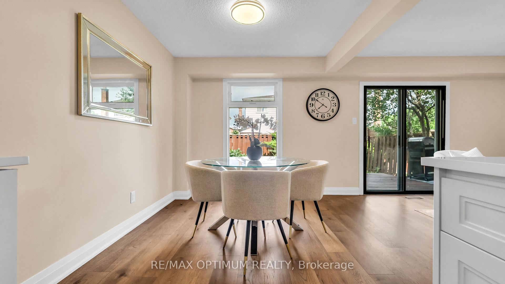 Photo 8 of 4 Lawnview Court, Brampton, Heart Lake West — HOMEH