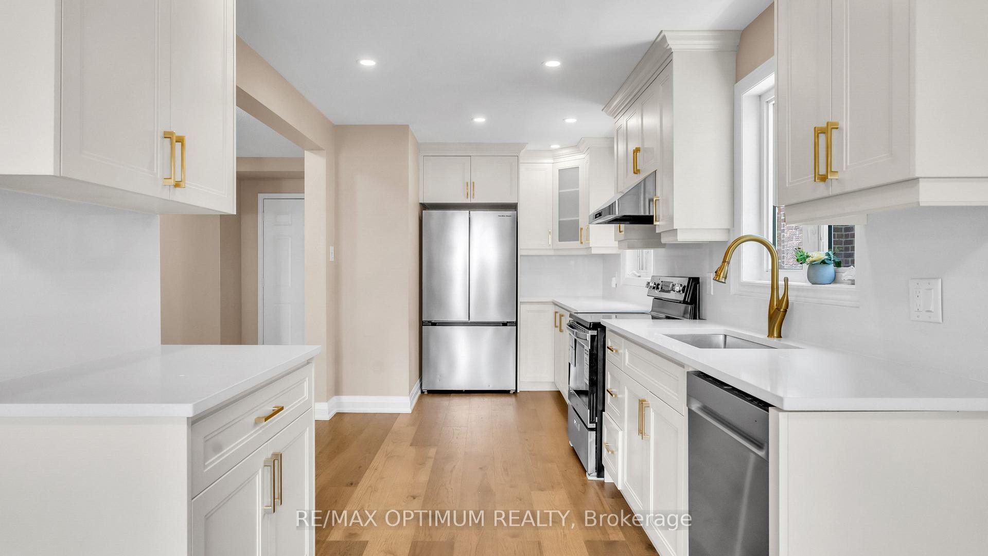 Photo 9 of 4 Lawnview Court, Brampton, Heart Lake West — HOMEH