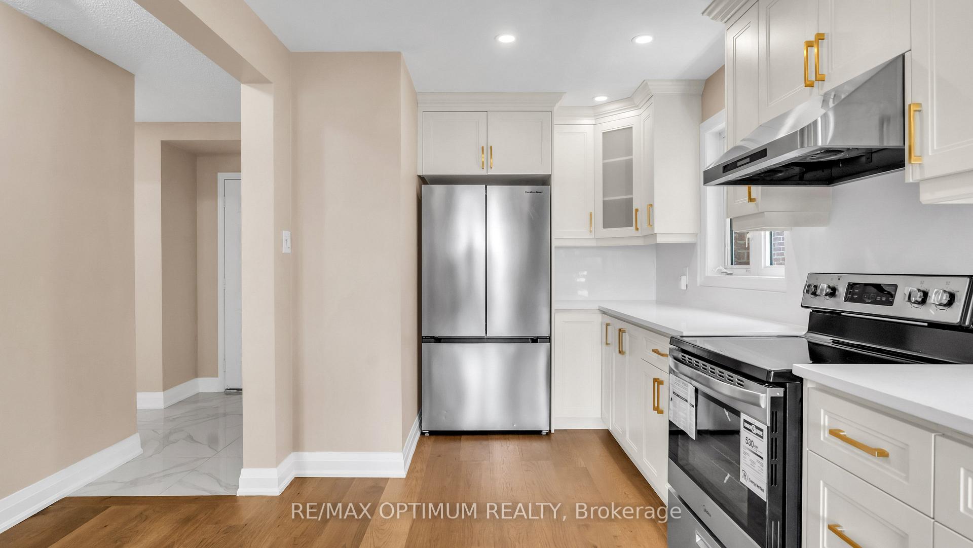 Photo 10 of 4 Lawnview Court, Brampton, Heart Lake West — HOMEH
