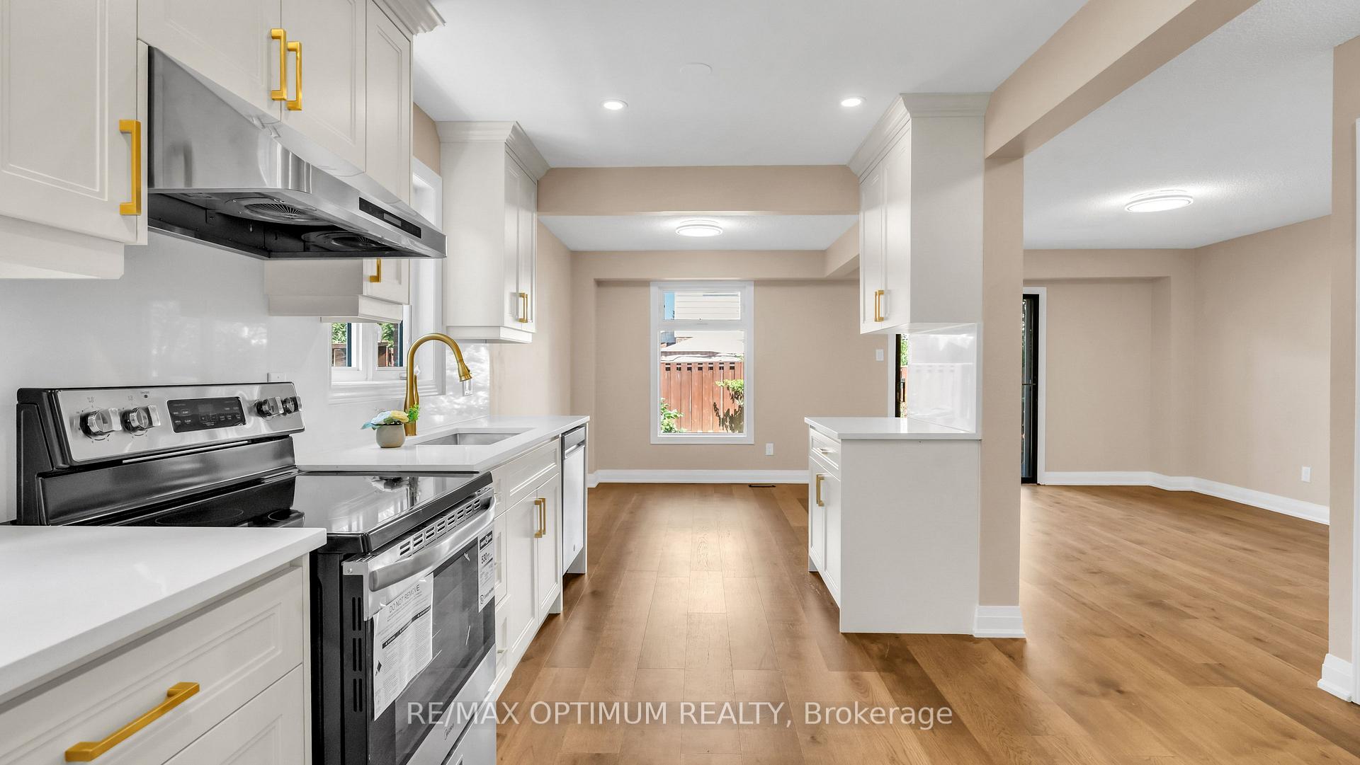 Photo 11 of 4 Lawnview Court, Brampton, Heart Lake West — HOMEH