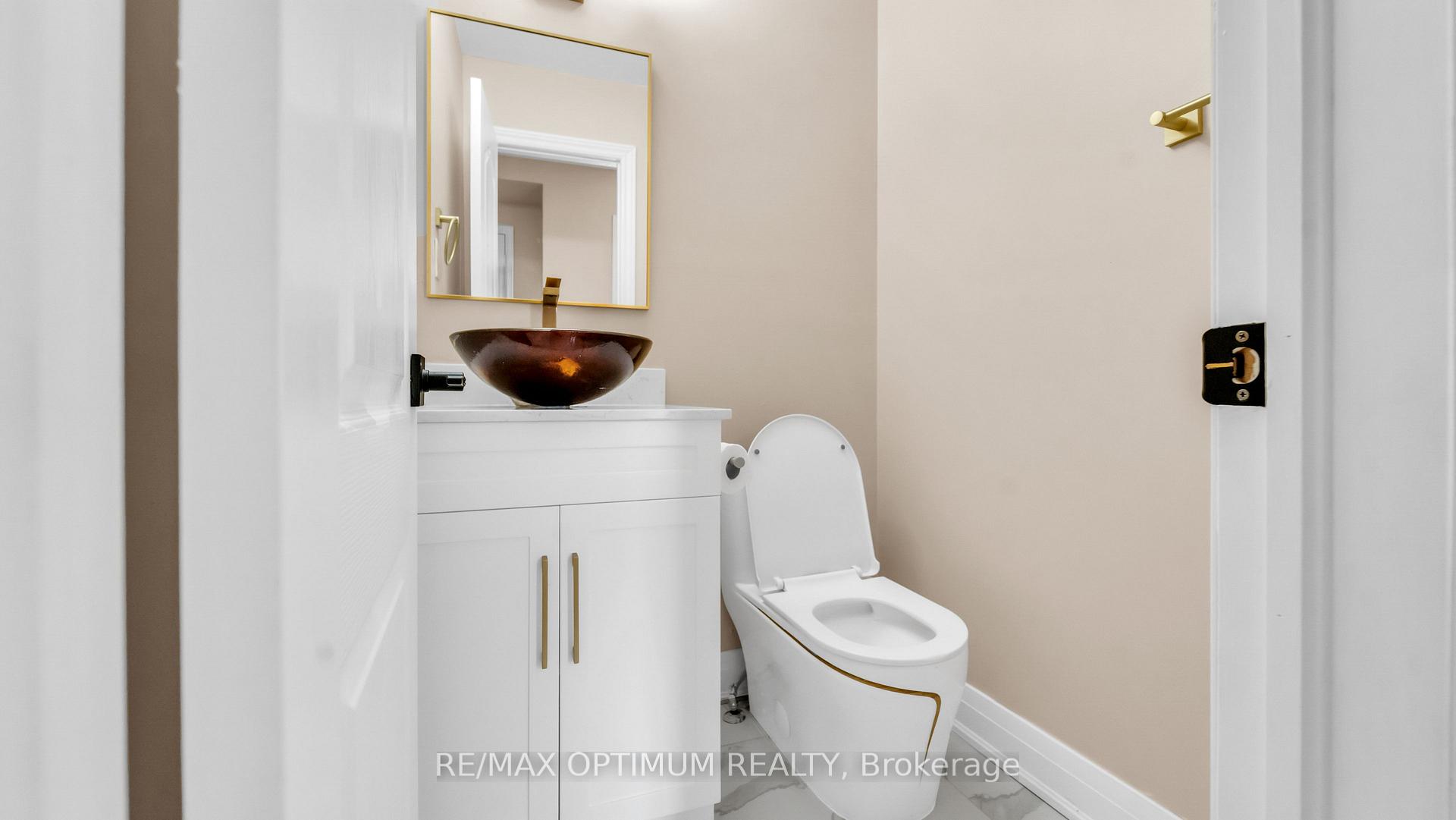 Photo 16 of 4 Lawnview Court, Brampton, Heart Lake West — HOMEH