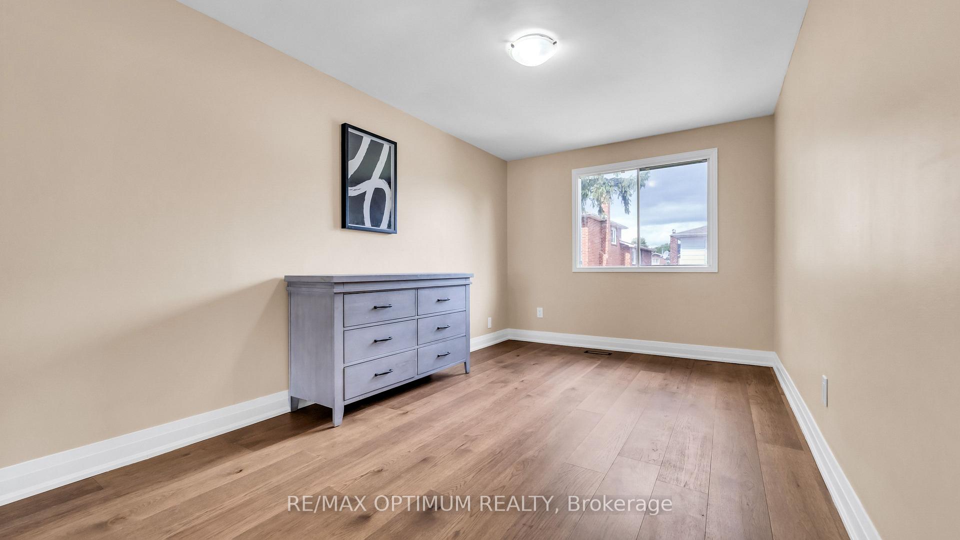 Photo 23 of 4 Lawnview Court, Brampton, Heart Lake West — HOMEH