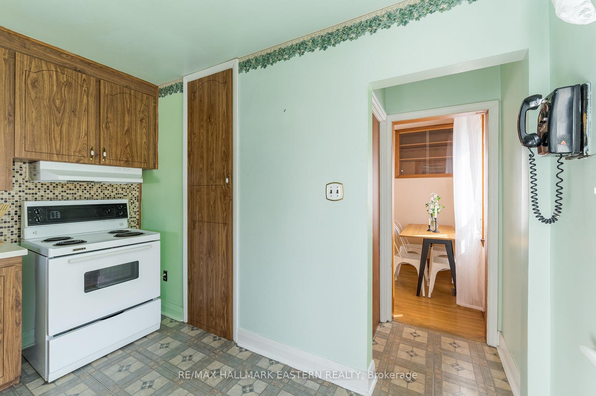 Photo 13 of 51 Ephgrave Boulevard, Peterborough, Otonabee Ward 1 — HOMEH
