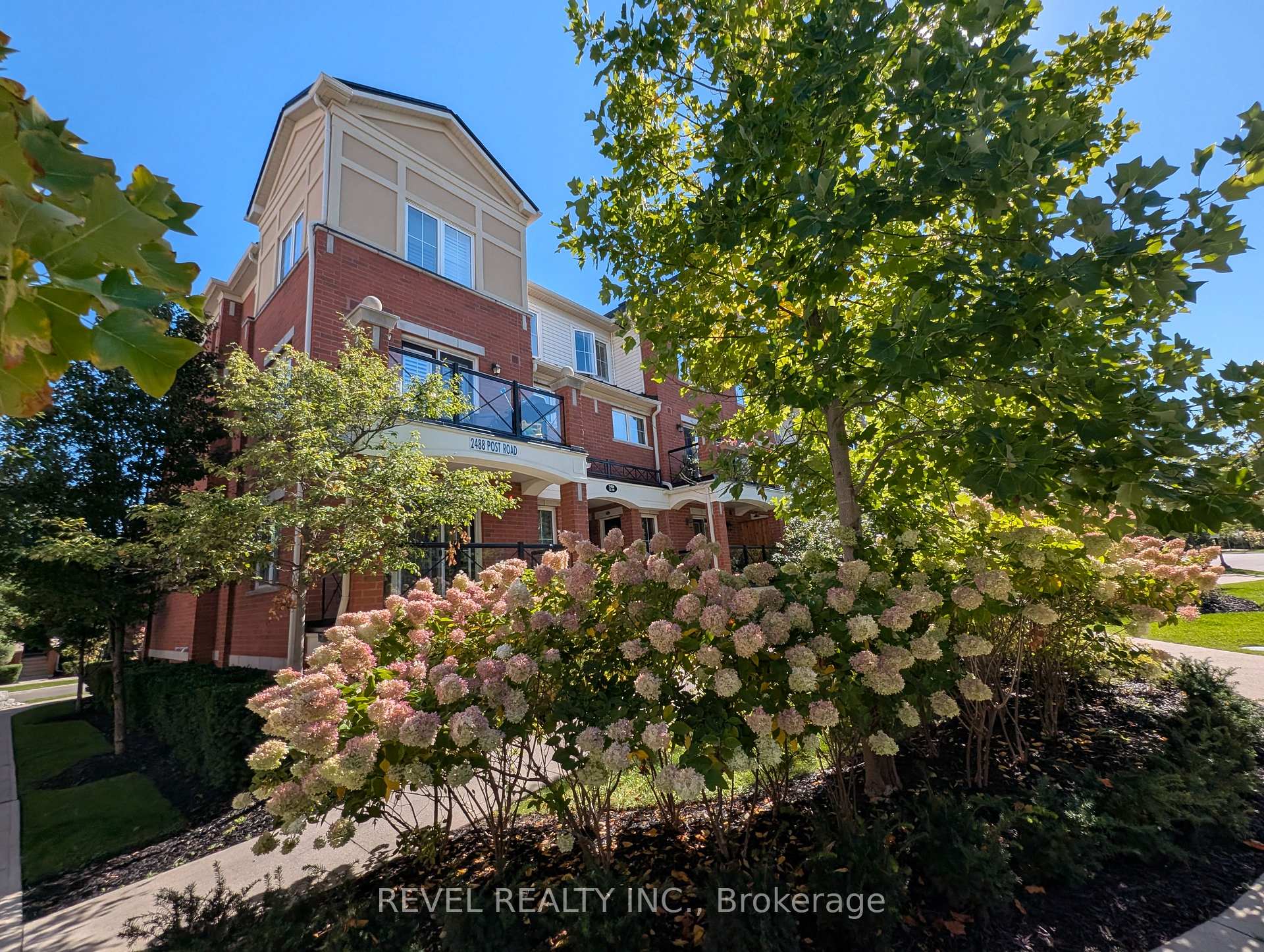 Photo 1 of Unit 8, 2488 Post Road, Oakville, River Oaks — HOMEH