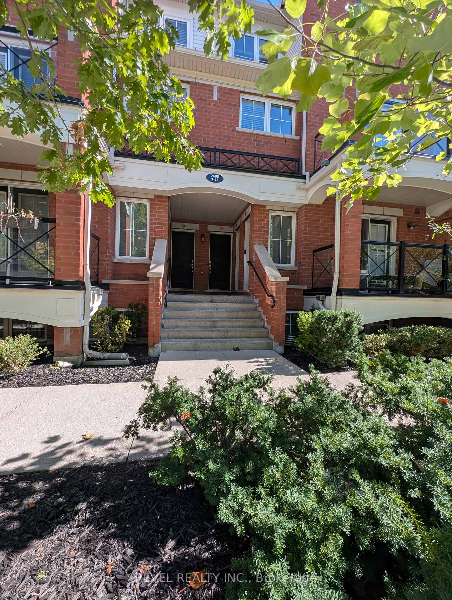 Photo 2 of Unit 8, 2488 Post Road, Oakville, River Oaks — HOMEH