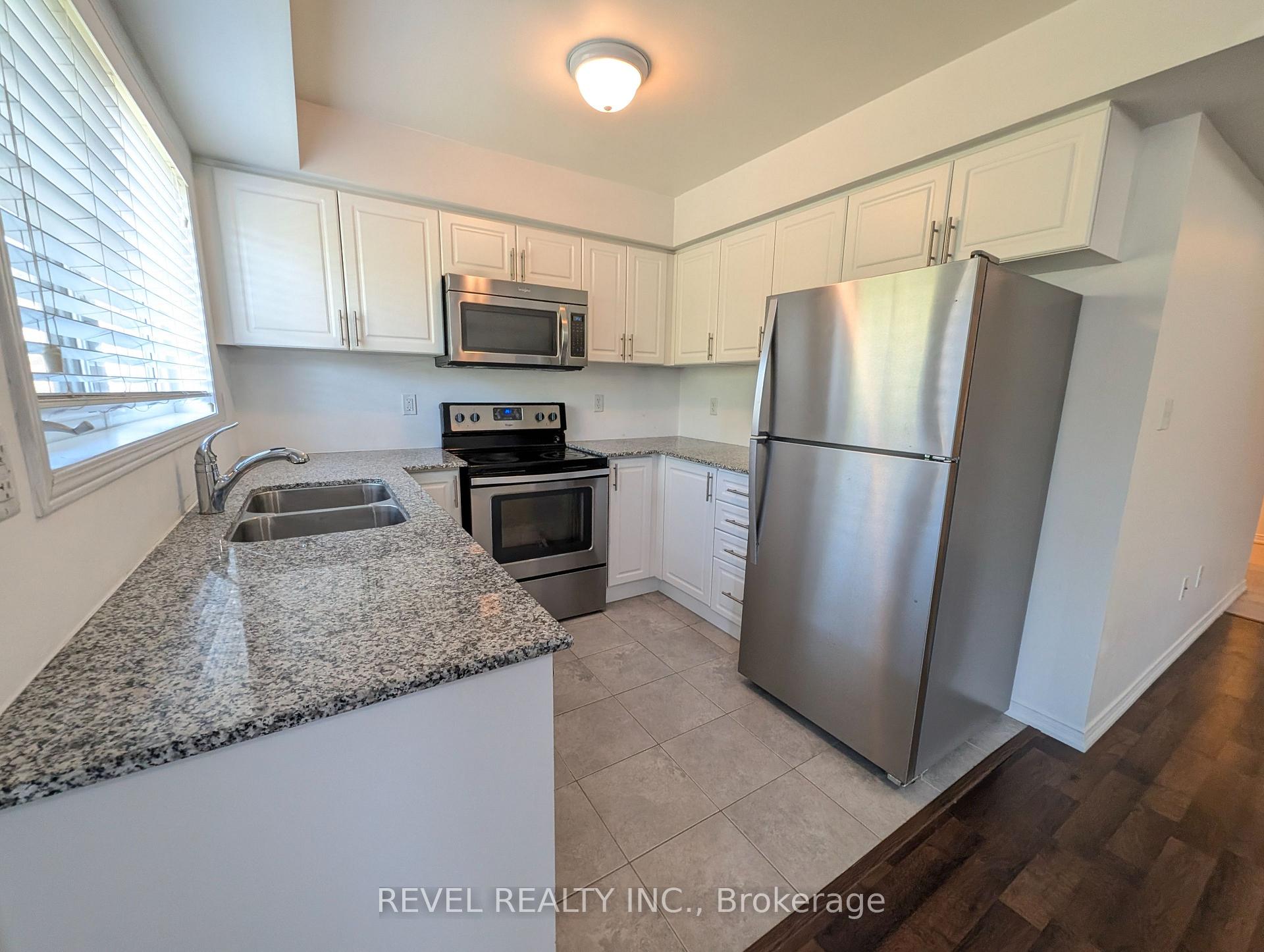 Photo 5 of Unit 8, 2488 Post Road, Oakville, River Oaks — HOMEH