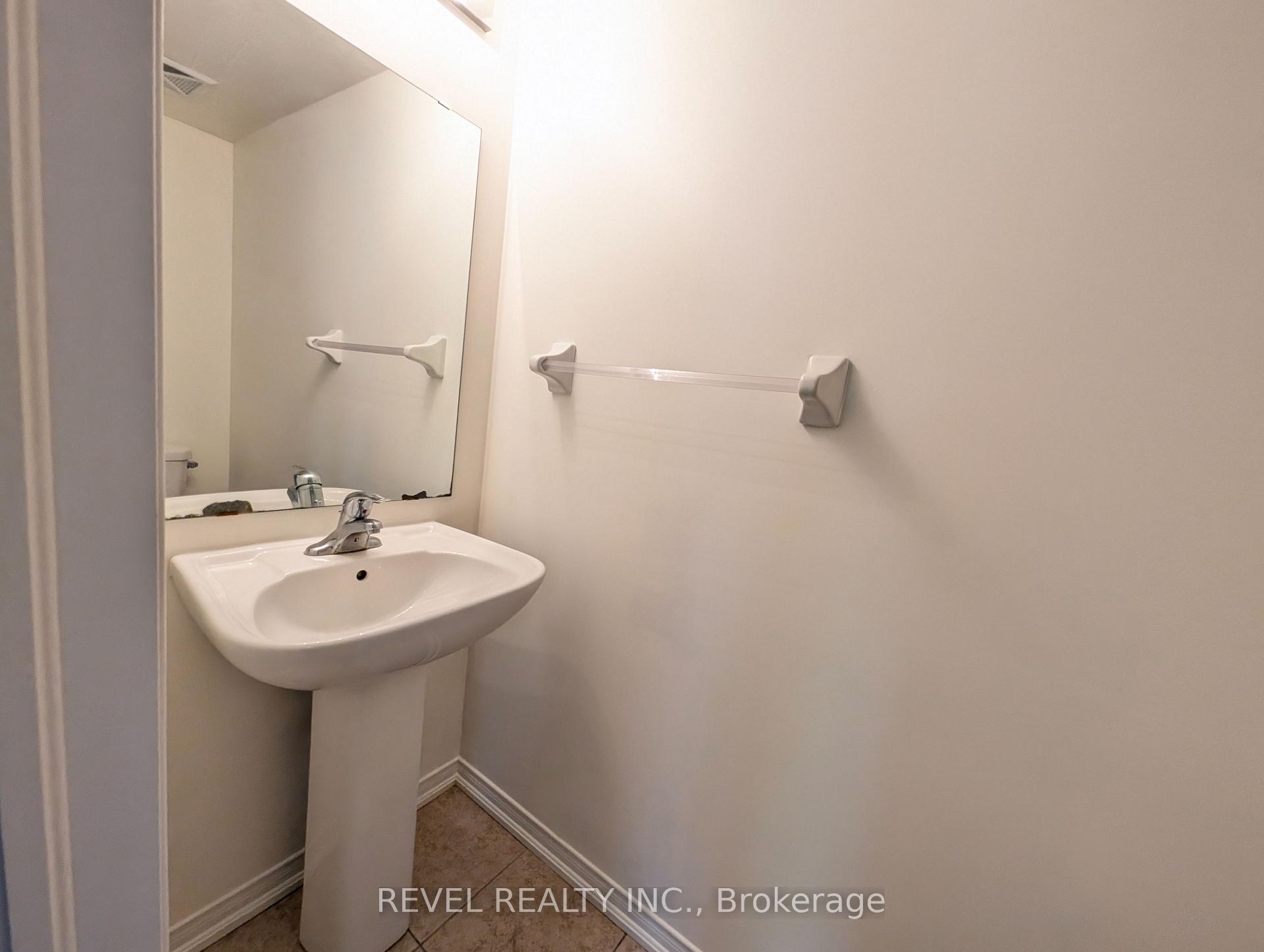 Photo 11 of Unit 8, 2488 Post Road, Oakville, River Oaks — HOMEH