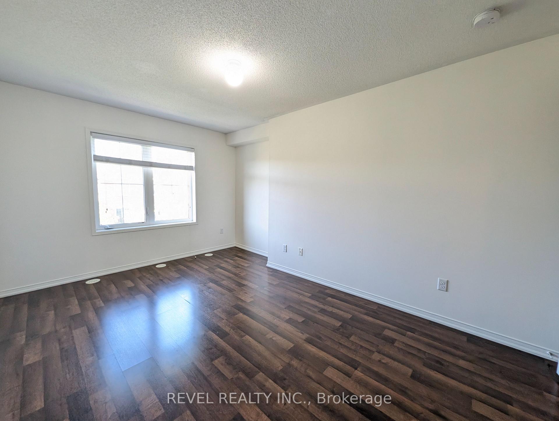 Photo 13 of Unit 8, 2488 Post Road, Oakville, River Oaks — HOMEH
