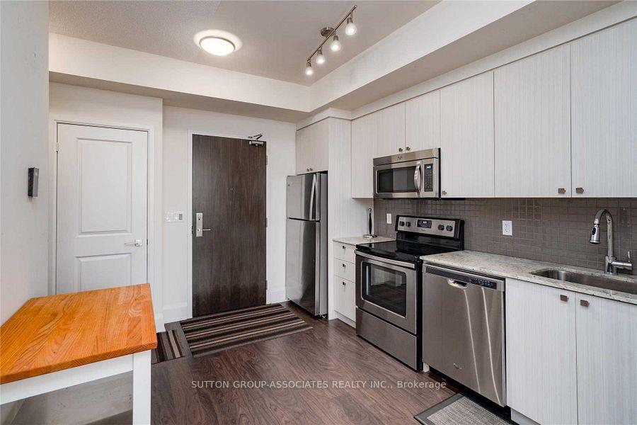 Photo 3 of Unit 1710, 88 Sheppard Avenue E, North York, Willowdale East — HOMEH