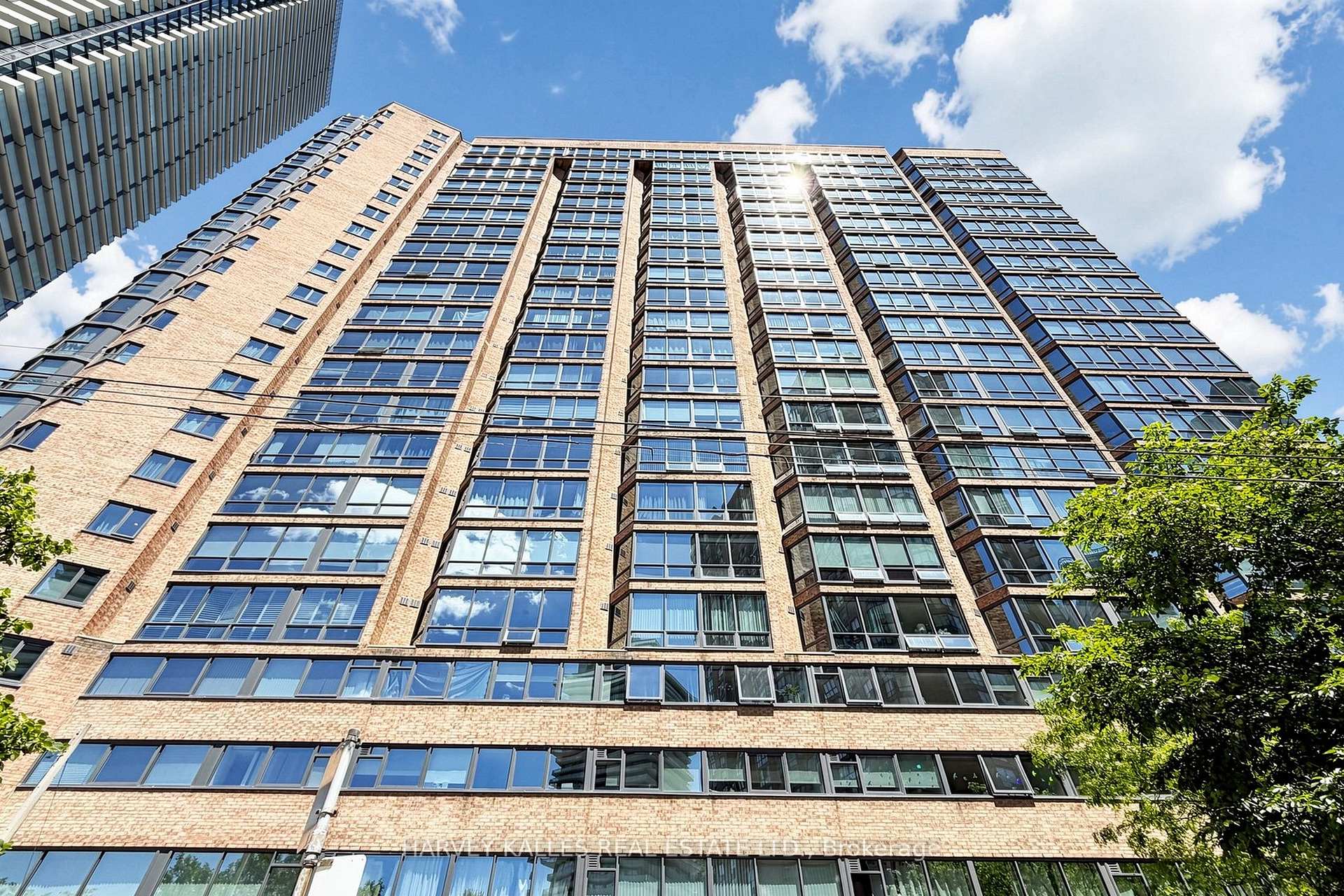 Photo 3 of Unit 408, 1055 Bay Street, Toronto, Bay Street Corridor — HOMEH