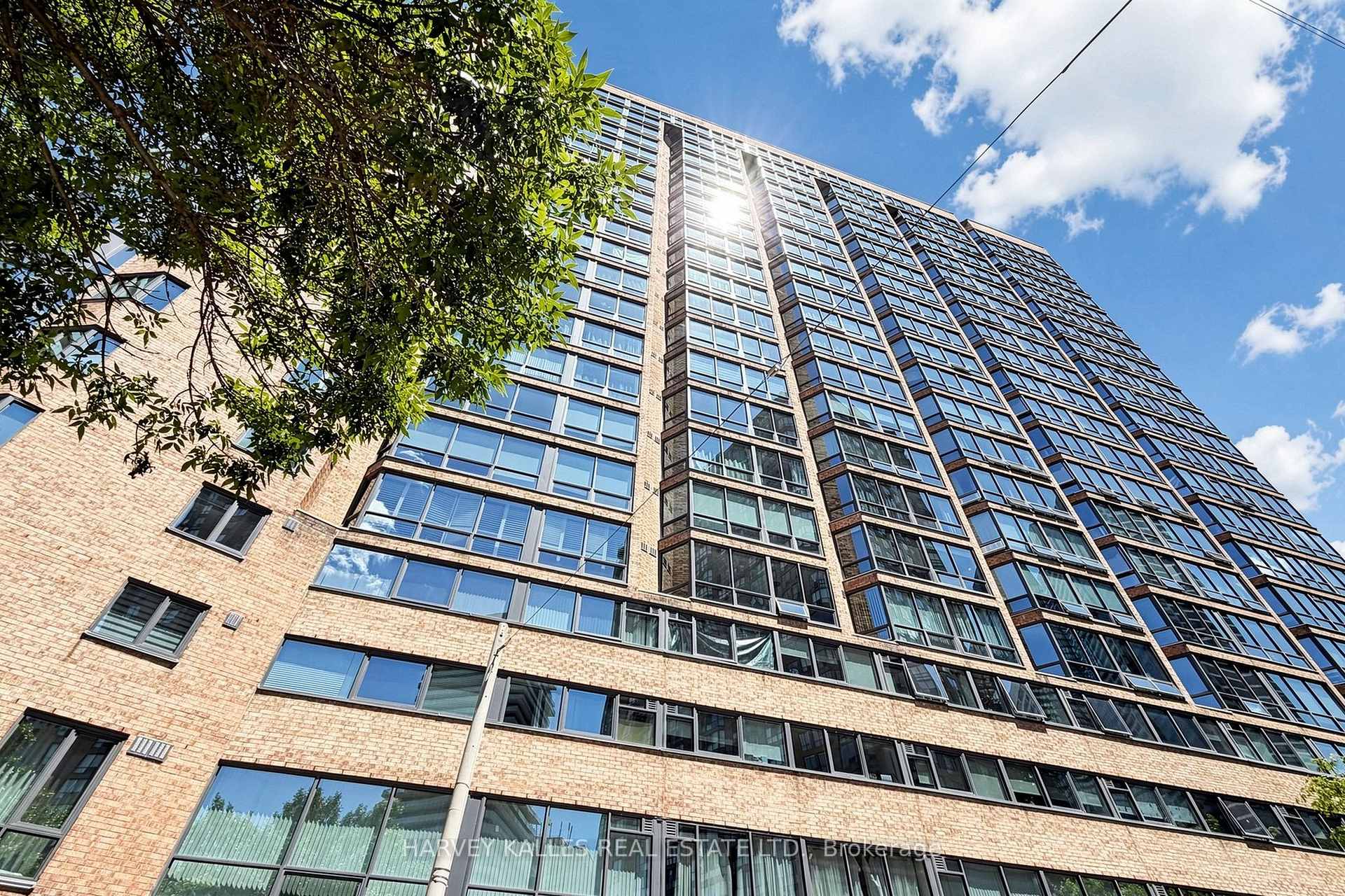Photo 4 of Unit 408, 1055 Bay Street, Toronto, Bay Street Corridor — HOMEH