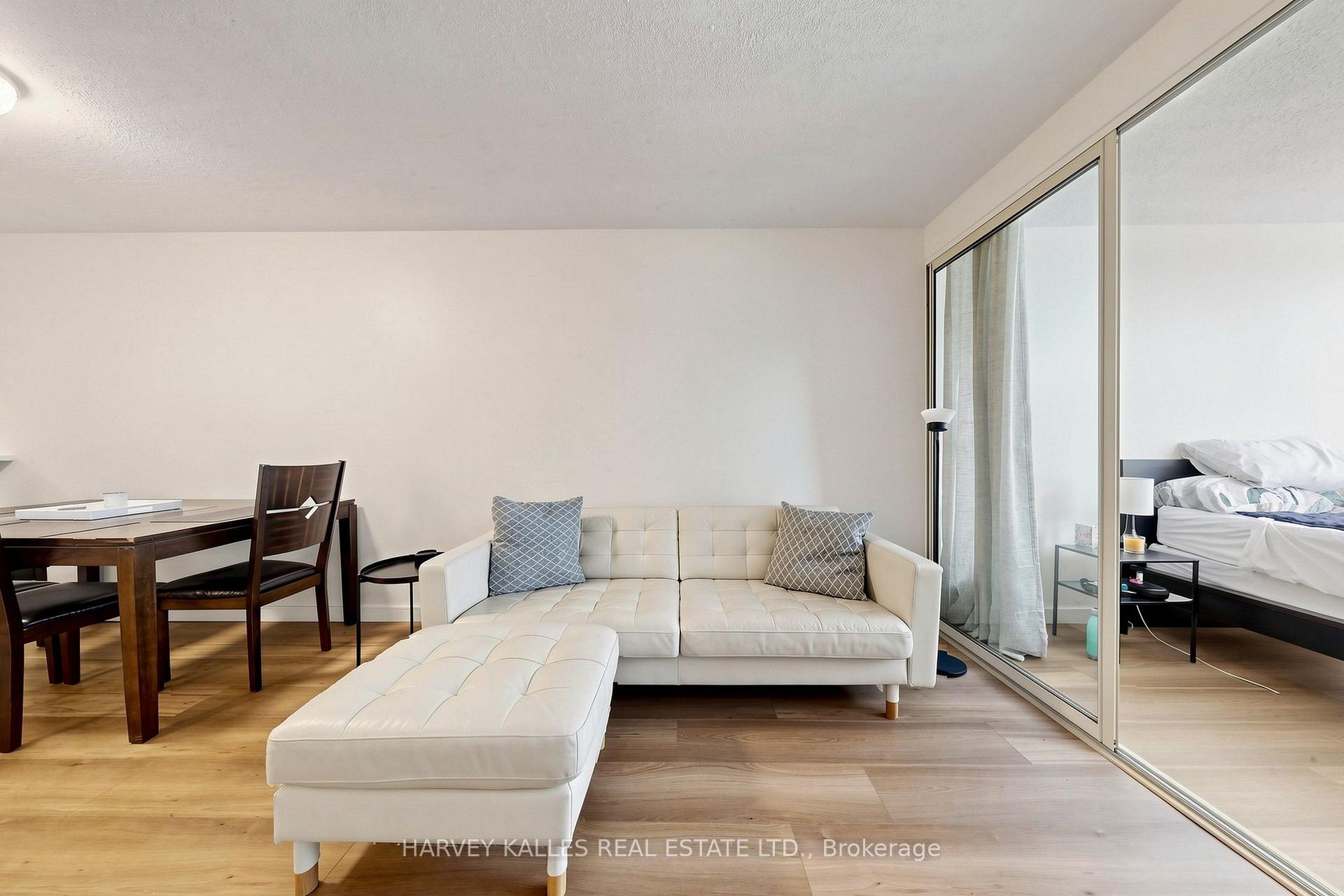 Photo 9 of Unit 408, 1055 Bay Street, Toronto, Bay Street Corridor — HOMEH