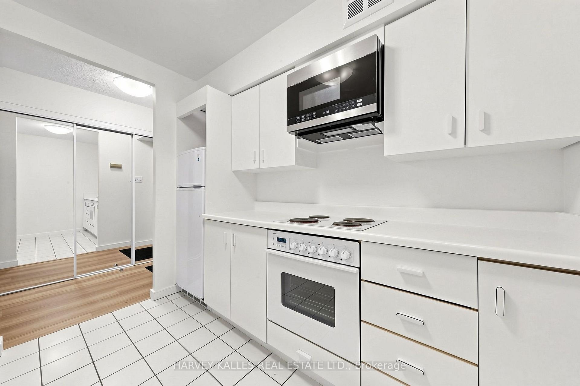 Photo 18 of Unit 408, 1055 Bay Street, Toronto, Bay Street Corridor — HOMEH