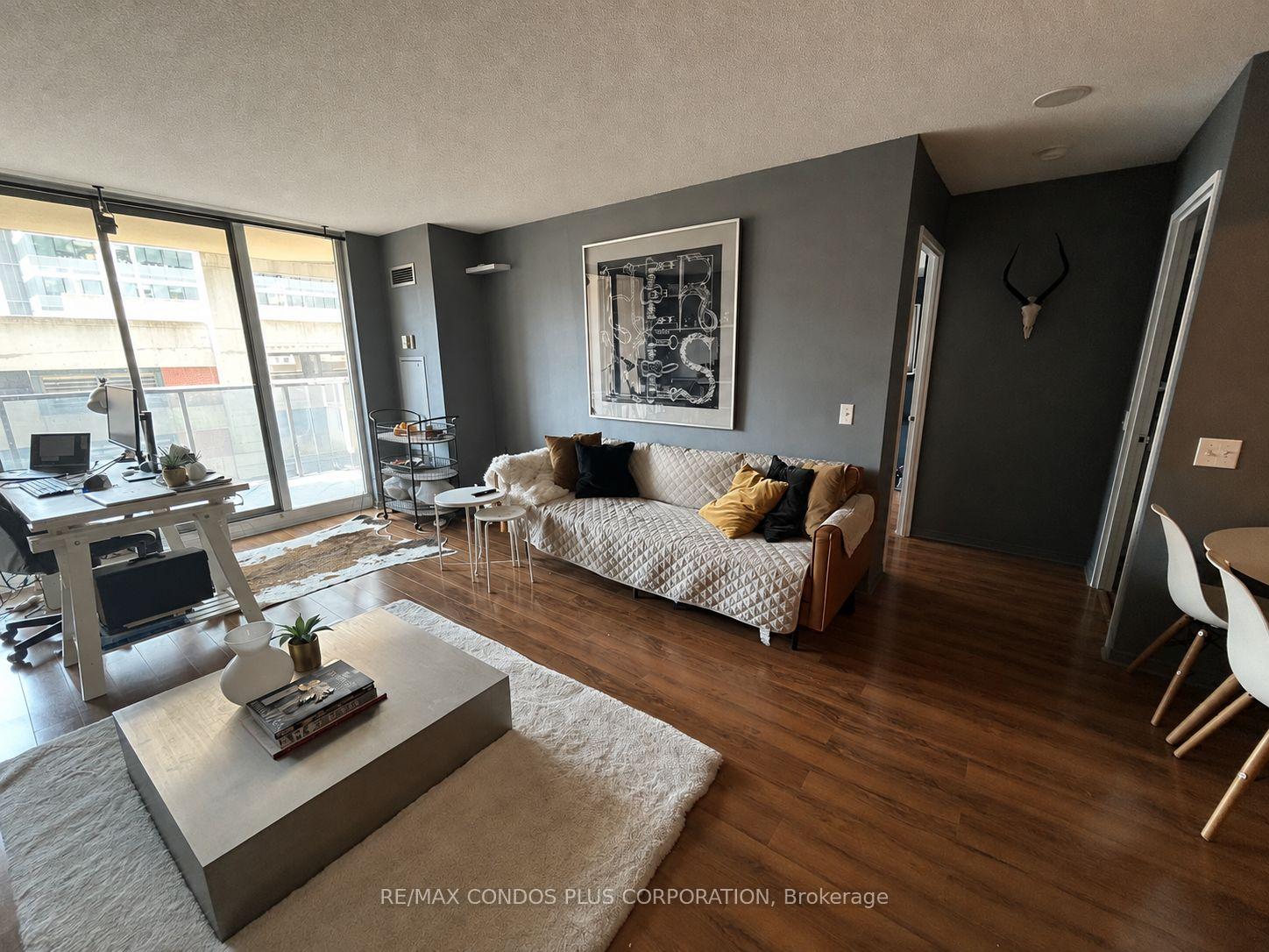 Photo 2 of Unit 808, 750 Bay Street, Toronto, Bay Street Corridor — HOMEH