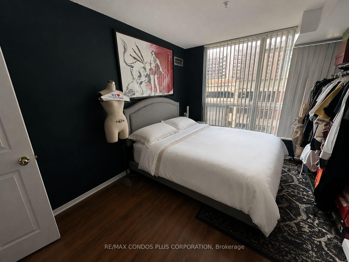Photo 6 of Unit 808, 750 Bay Street, Toronto, Bay Street Corridor — HOMEH