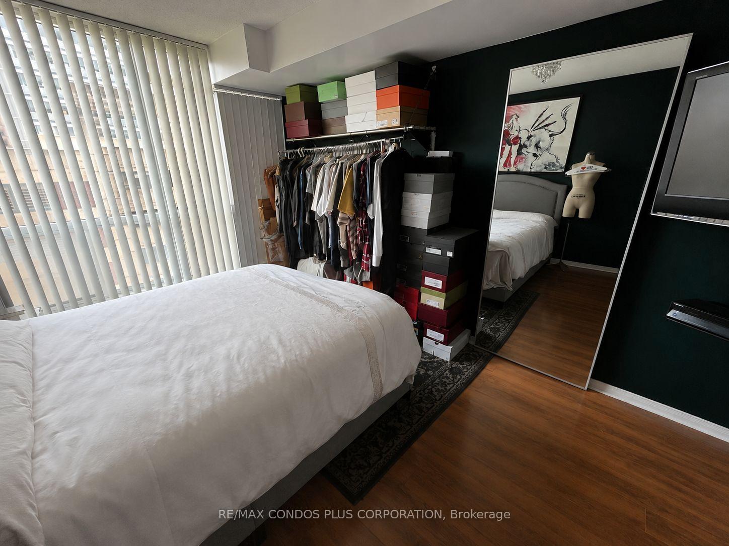 Photo 7 of Unit 808, 750 Bay Street, Toronto, Bay Street Corridor — HOMEH