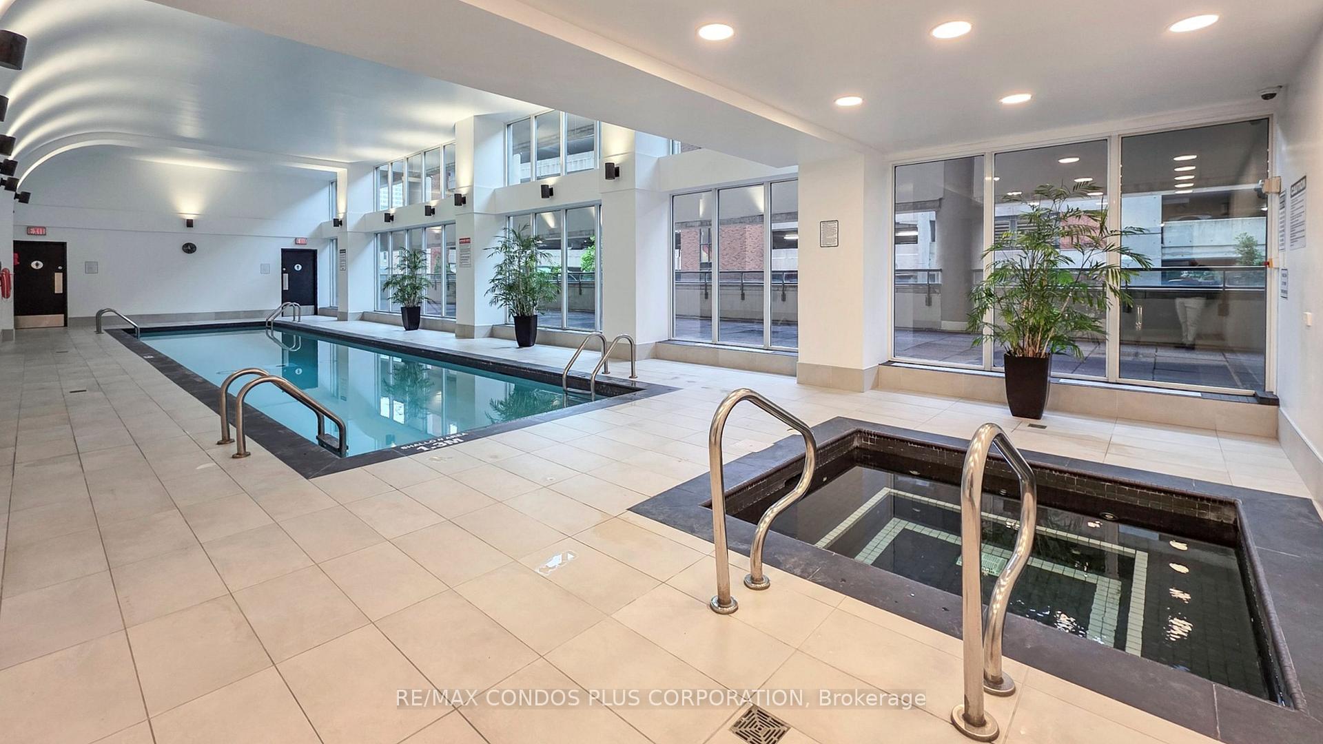 Photo 10 of Unit 808, 750 Bay Street, Toronto, Bay Street Corridor — HOMEH
