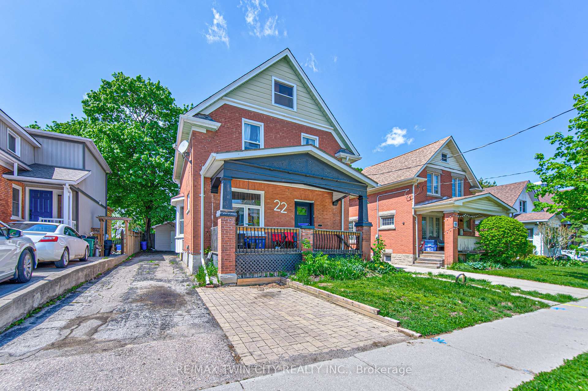 Photo 2 of 22 Herlan Avenue, Kitchener, Cherry Hill — HOMEH