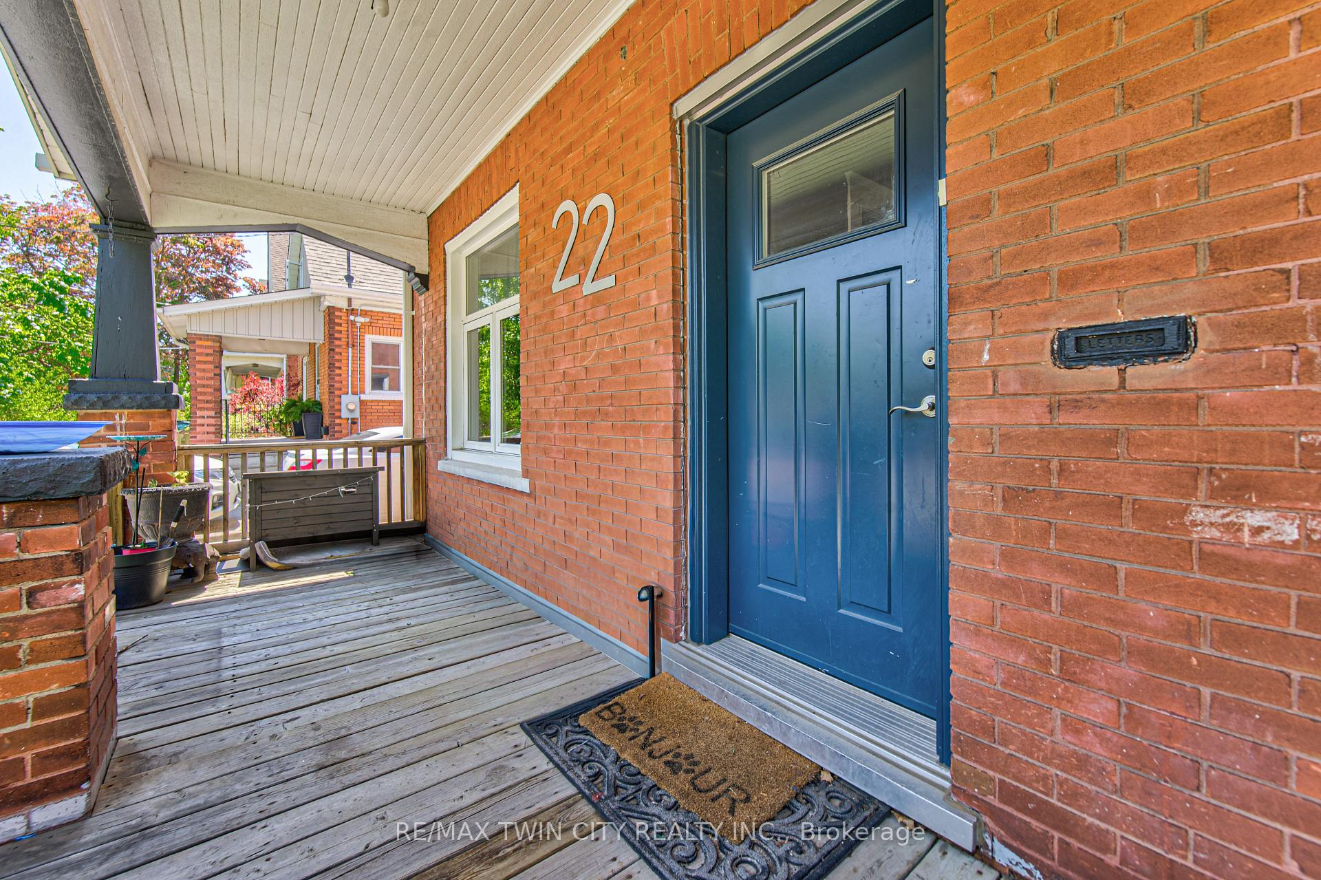 Photo 5 of 22 Herlan Avenue, Kitchener, Cherry Hill — HOMEH