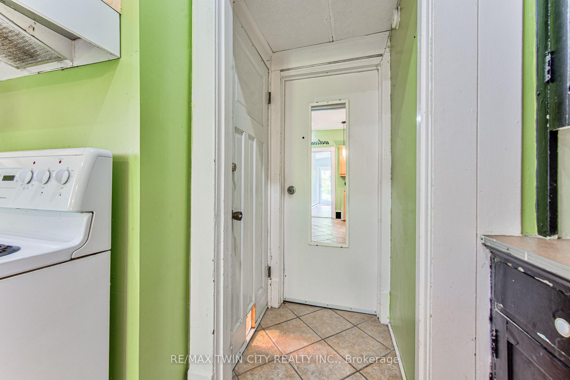 Photo 8 of 22 Herlan Avenue, Kitchener, Cherry Hill — HOMEH